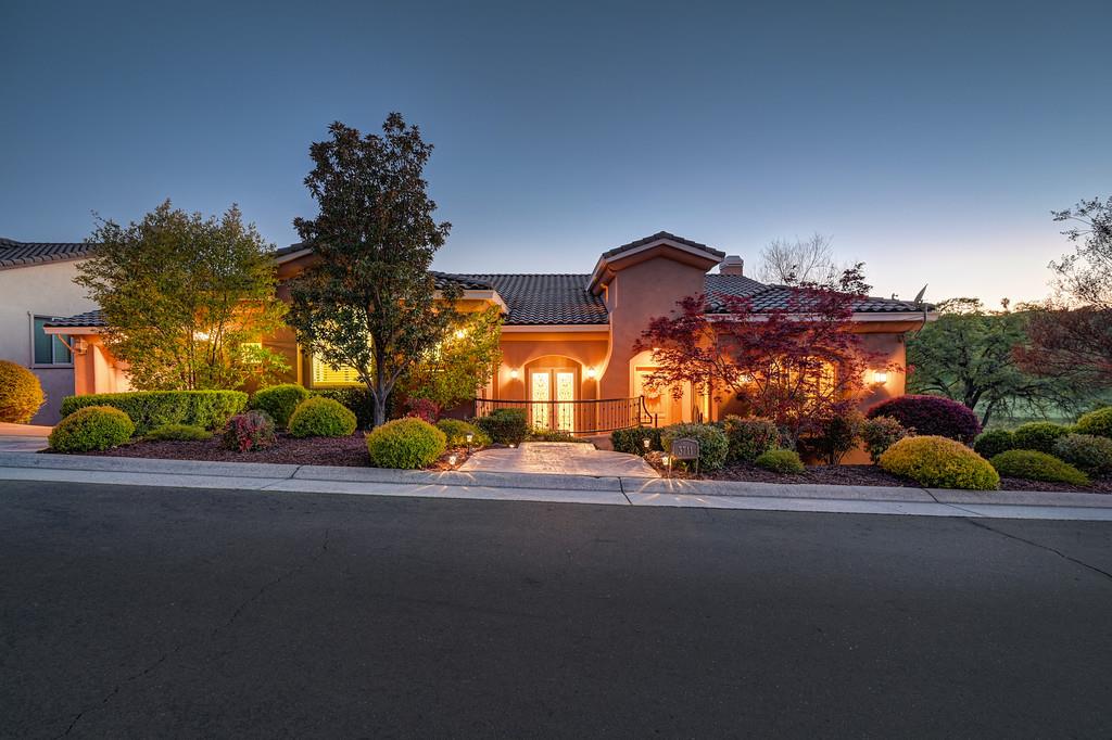 Detail Gallery Image 1 of 58 For 3711 Stone Temple Ct, Rocklin,  CA 95765 - 5 Beds | 4/1 Baths