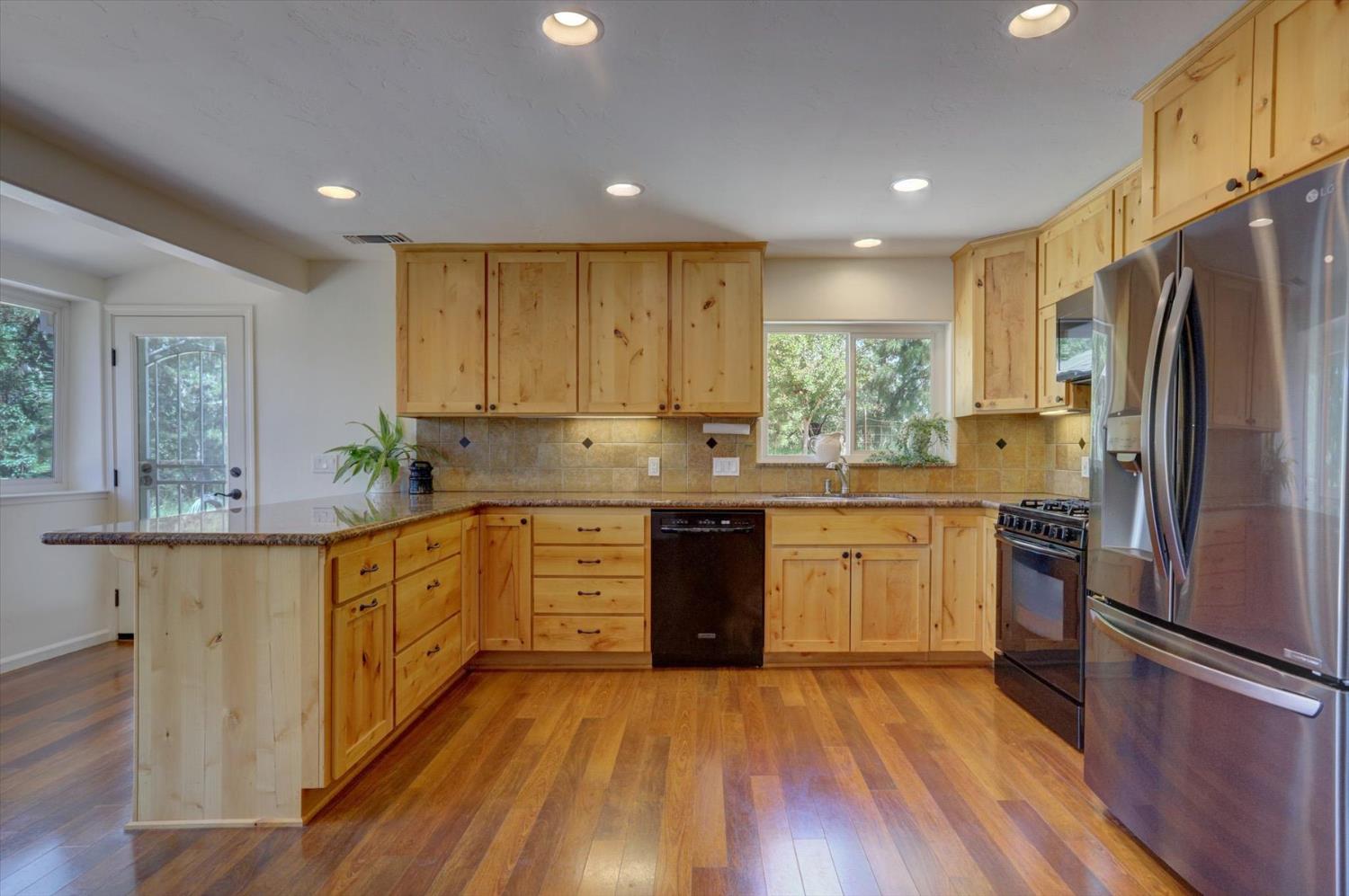 Detail Gallery Image 19 of 88 For 2500 N Lakewood Dr, Meadow Vista,  CA 95722 - 3 Beds | 2/1 Baths