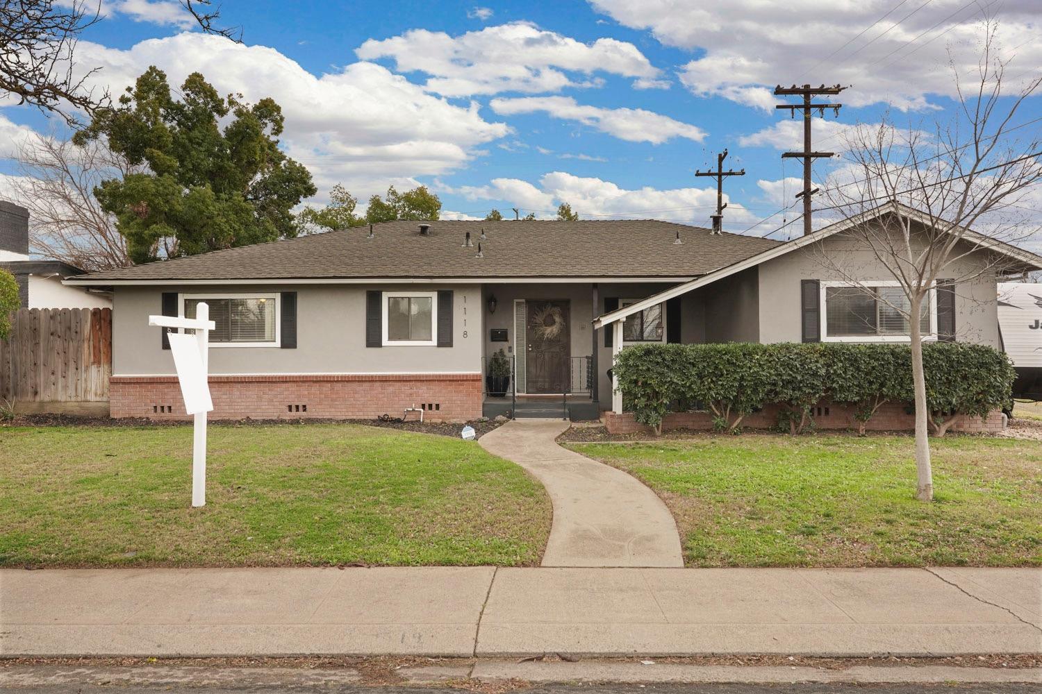 Detail Gallery Image 3 of 42 For 1118 Hawthorne Ave, Modesto,  CA 95350 - 3 Beds | 2 Baths