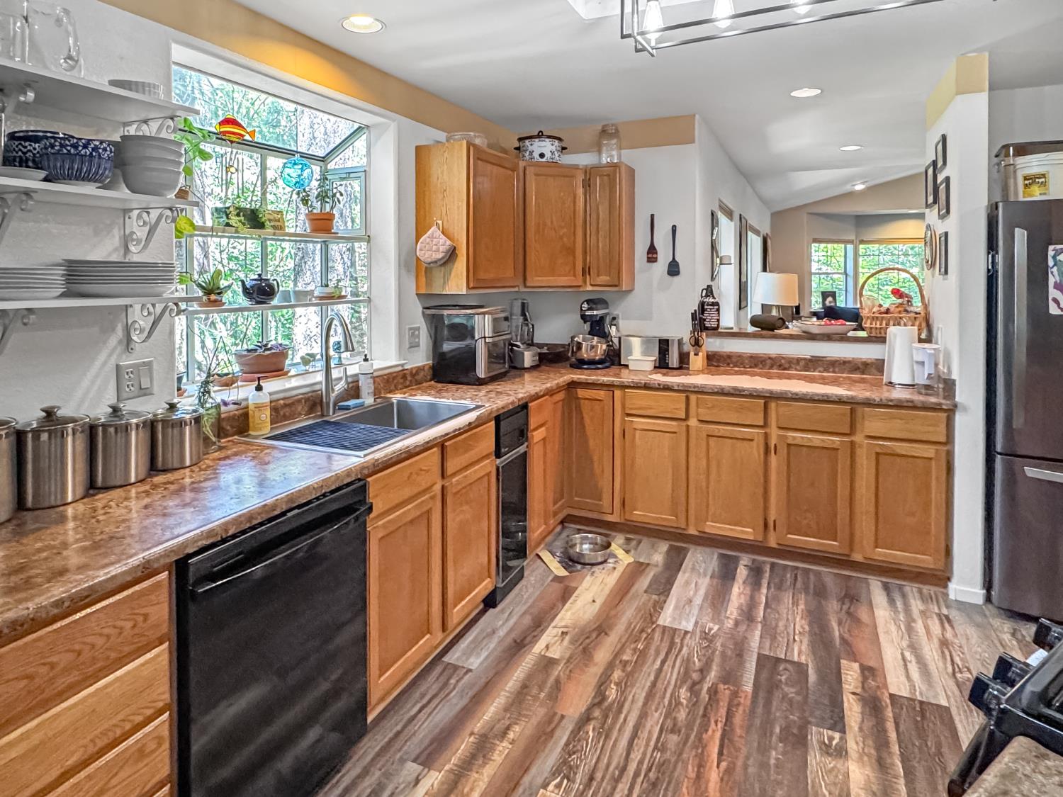 Detail Gallery Image 6 of 24 For 10901 Footwall Dr, Grass Valley,  CA 95945 - 3 Beds | 2 Baths