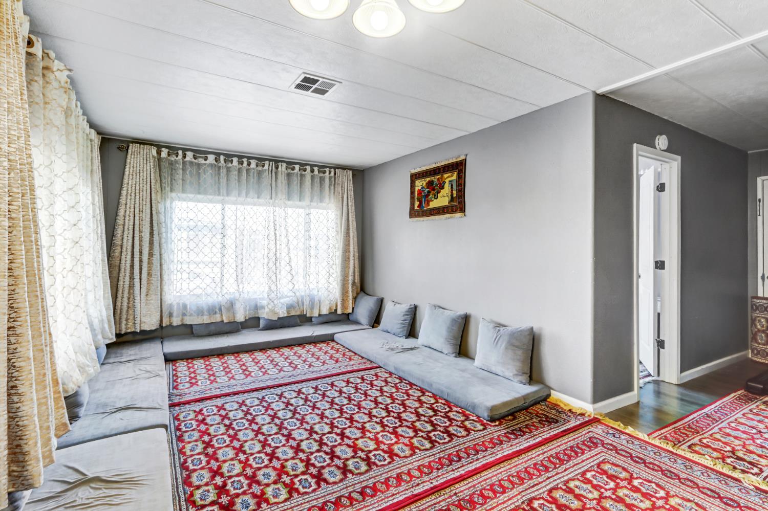 Detail Gallery Image 15 of 41 For 7005 Pleasure Ln, Sacramento,  CA 95823 - 3 Beds | 2 Baths