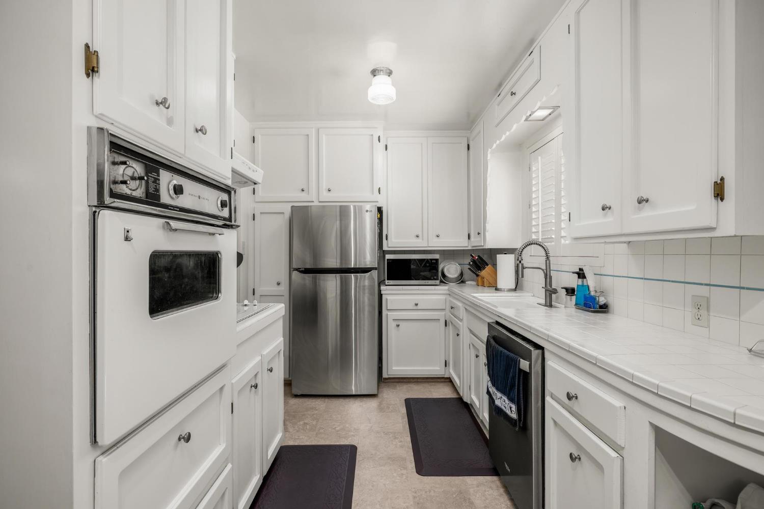 Detail Gallery Image 9 of 33 For 1431 Clark Rd, Modesto,  CA 95358 - 3 Beds | 2 Baths