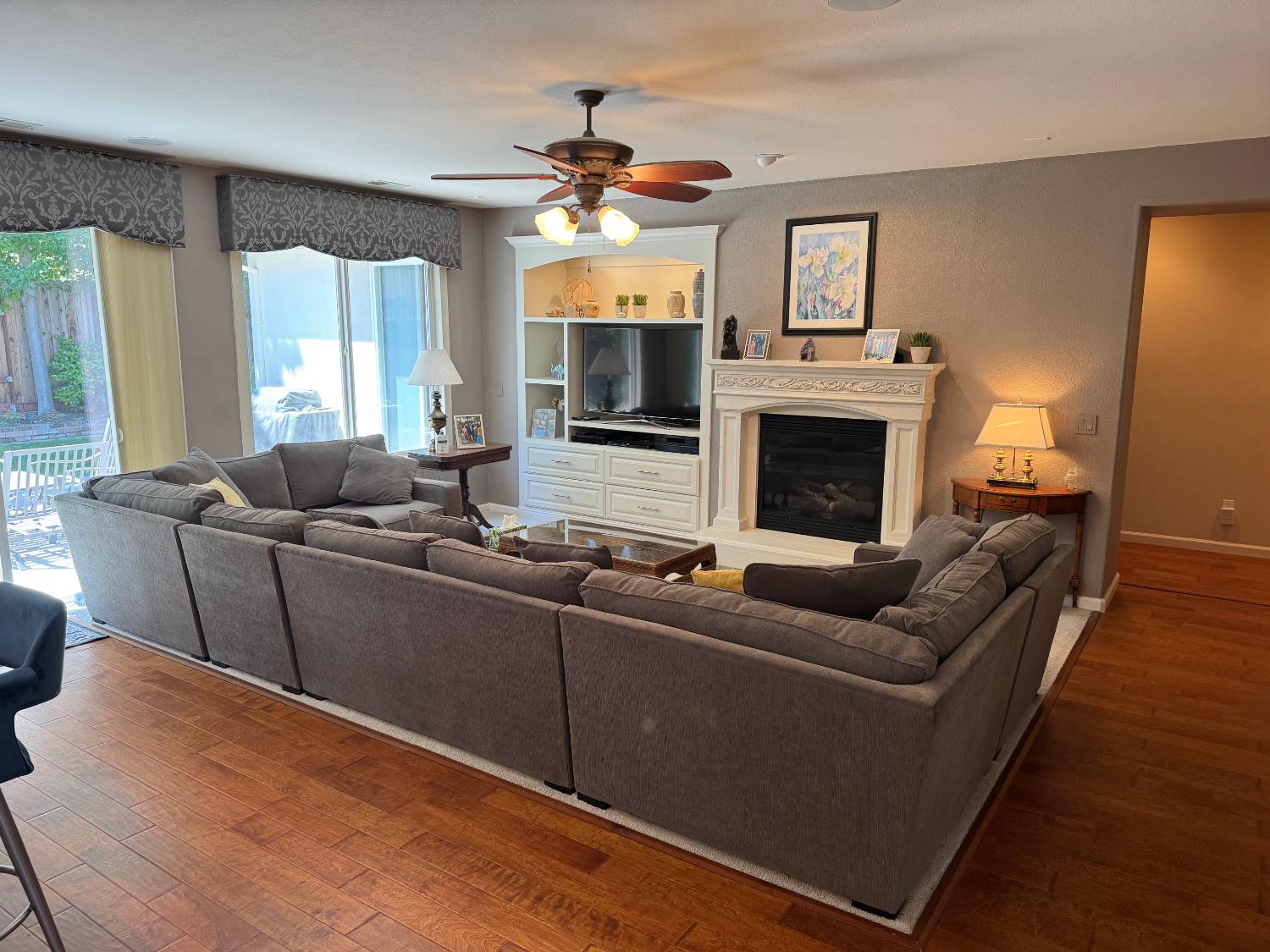 Detail Gallery Image 8 of 52 For 220 Shrike Cir, Sacramento,  CA 95834 - 4 Beds | 3 Baths