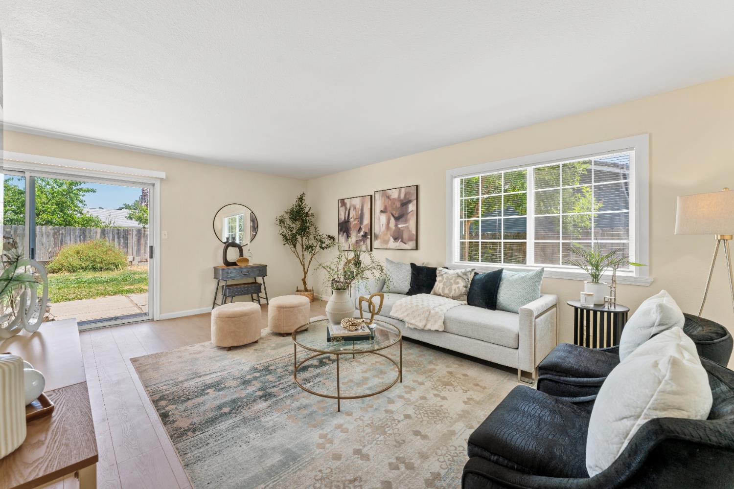 Detail Gallery Image 5 of 28 For 6112 Longfellow Way, Sacramento,  CA 95842 - 3 Beds | 1 Baths