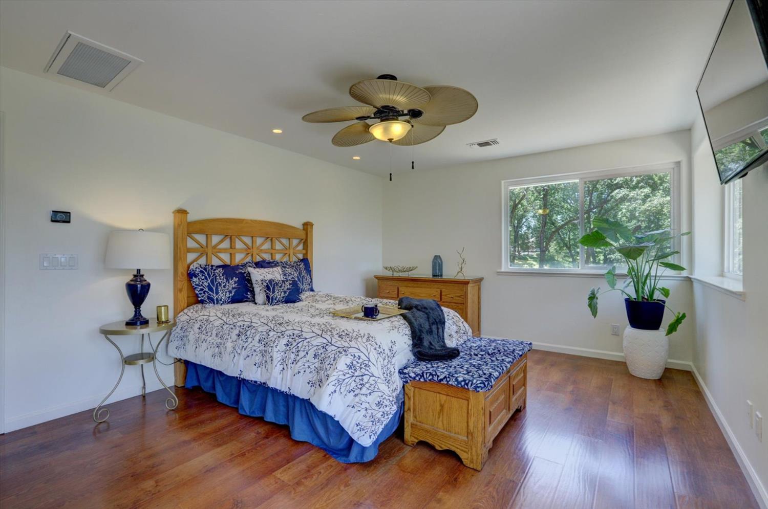 Detail Gallery Image 32 of 88 For 2500 N Lakewood Dr, Meadow Vista,  CA 95722 - 3 Beds | 2/1 Baths