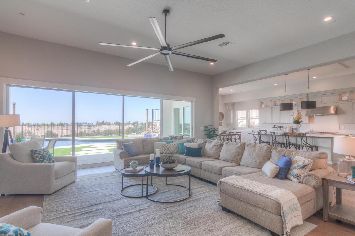 Detail Gallery Image 15 of 81 For 4009 Whitney Vista Ln, Rocklin,  CA 95677 - 4 Beds | 4/1 Baths