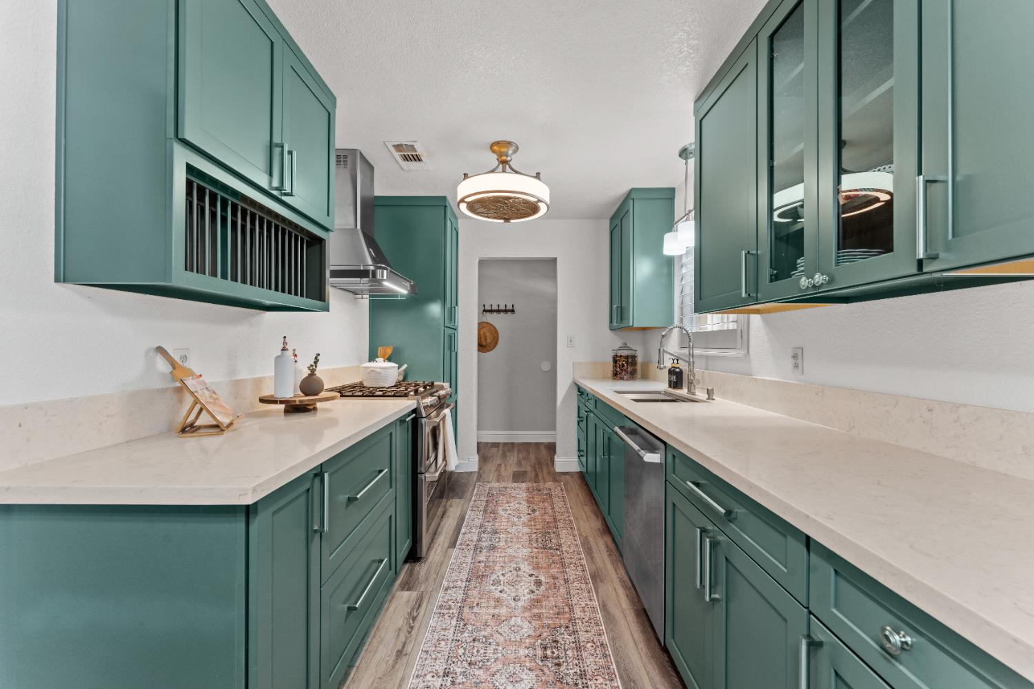 Detail Gallery Image 6 of 63 For 7242 22nd St, Rio Linda,  CA 95673 - 3 Beds | 2 Baths