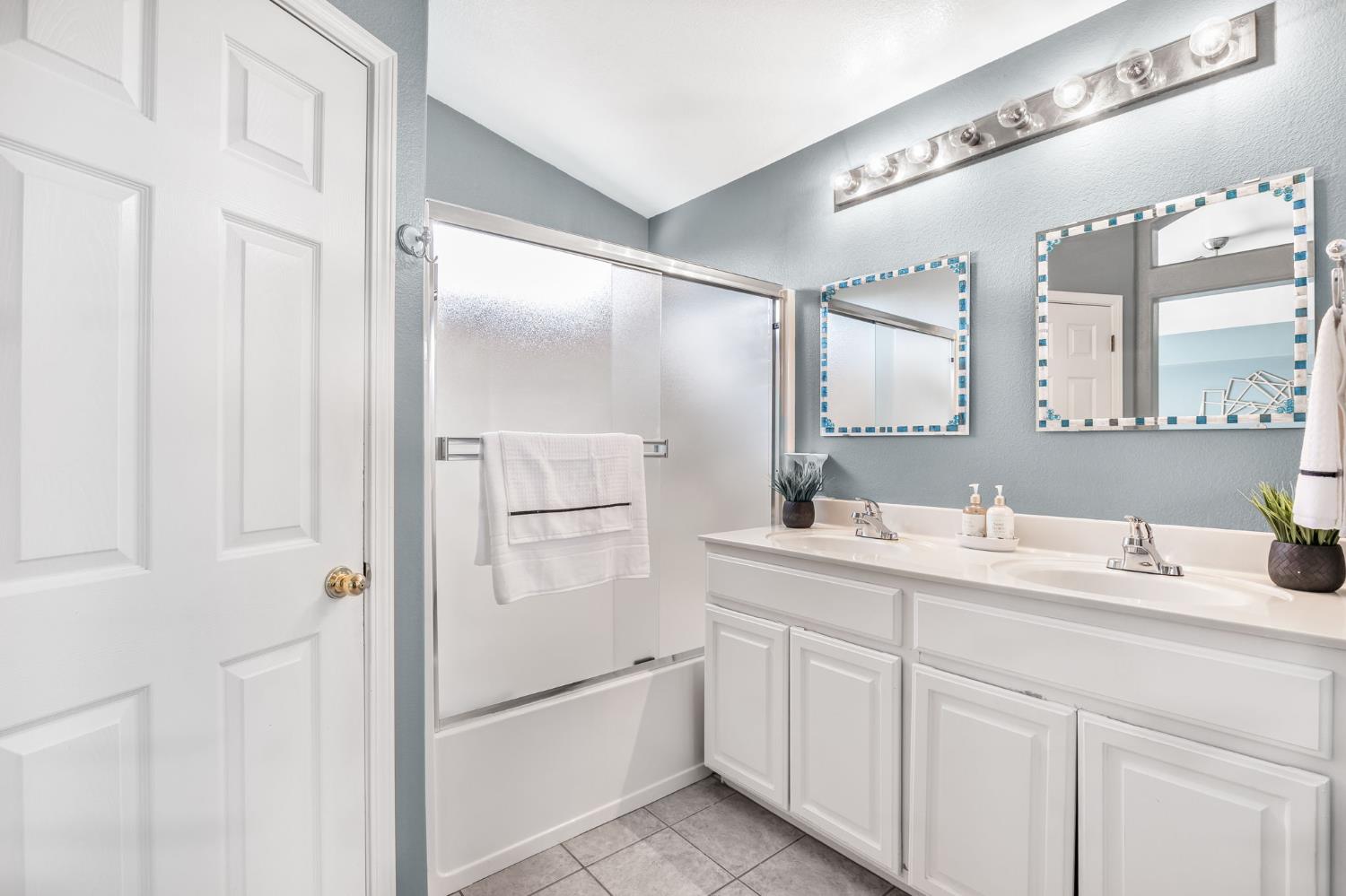 Detail Gallery Image 35 of 45 For 2111 Bridle Creek Cir, Tracy,  CA 95377 - 3 Beds | 2/1 Baths