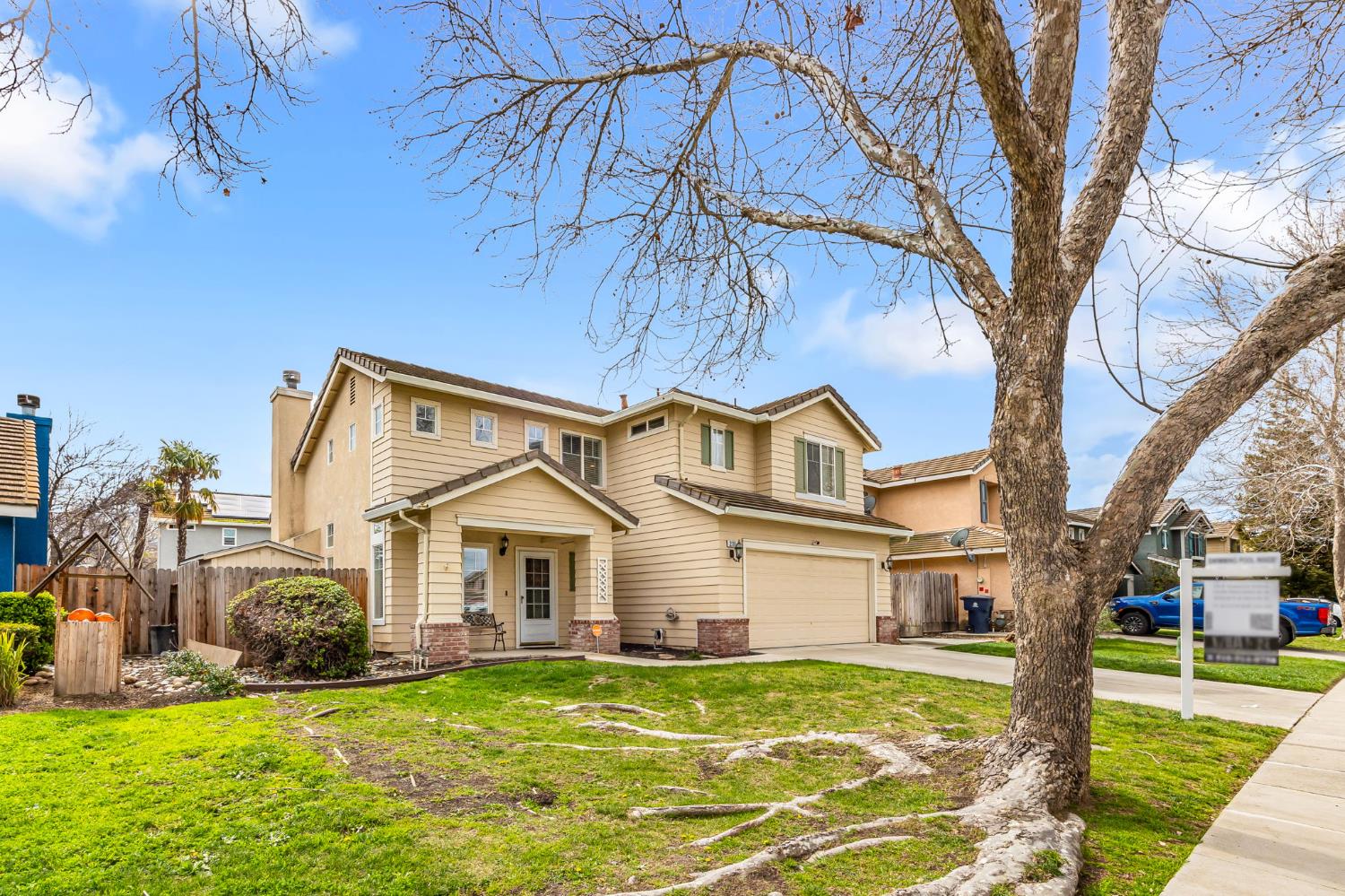 Detail Gallery Image 3 of 45 For 2111 Bridle Creek Cir, Tracy,  CA 95377 - 3 Beds | 2/1 Baths