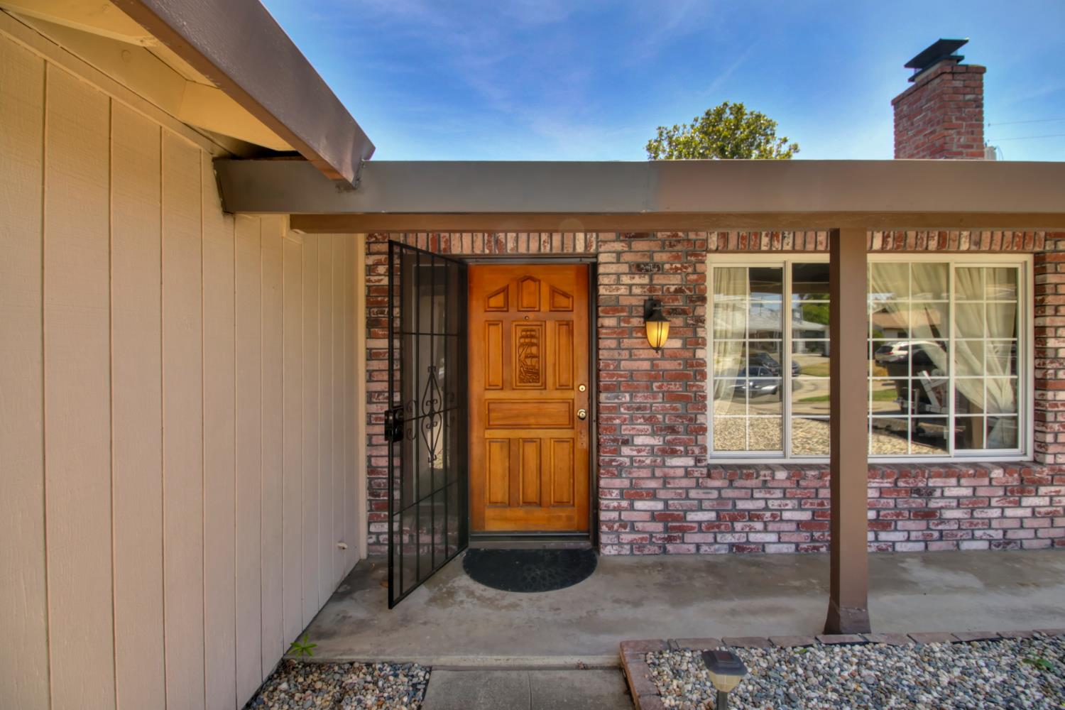 Detail Gallery Image 2 of 26 For 6310 Tina Ct, Carmichael,  CA 95608 - 3 Beds | 2 Baths