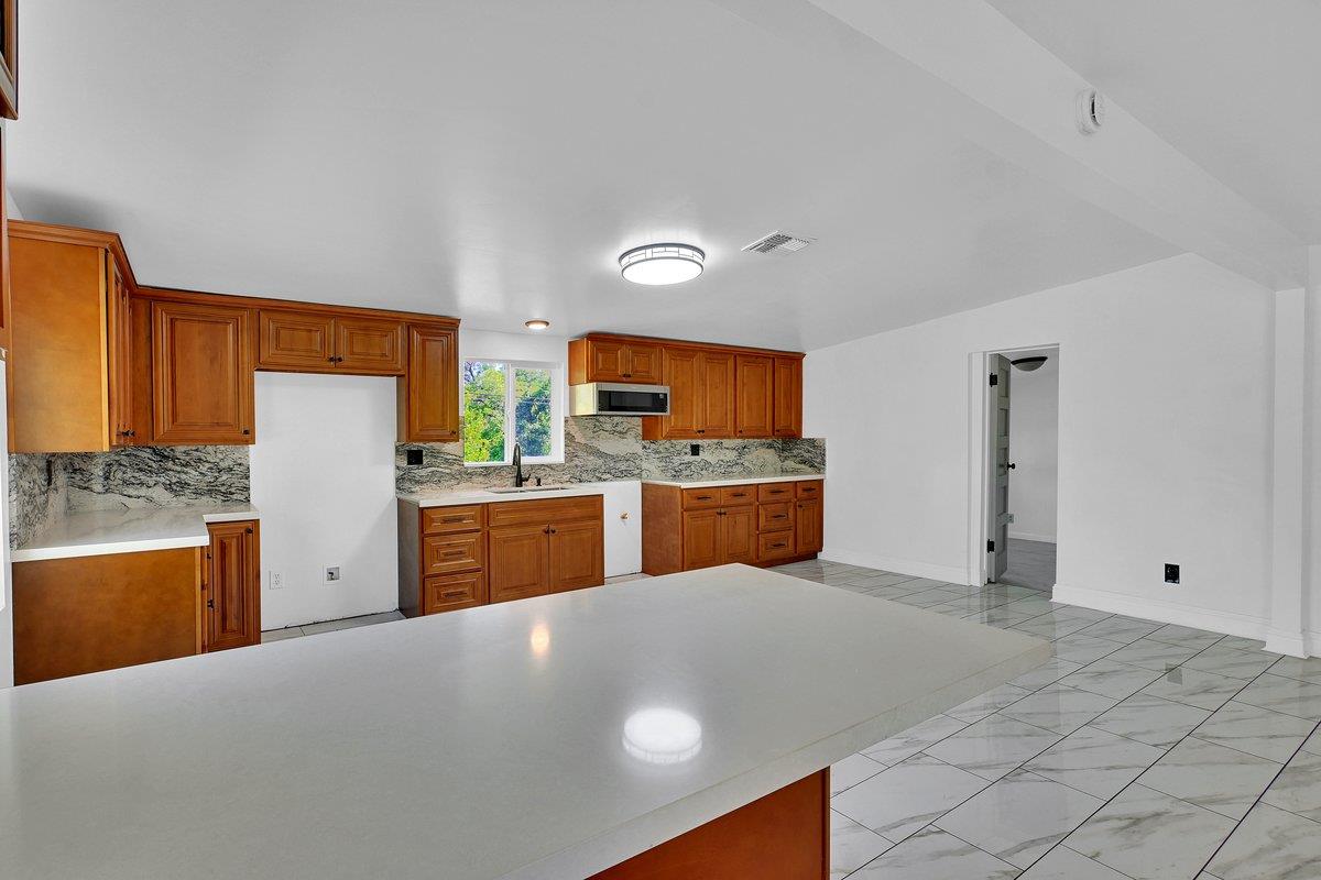 Detail Gallery Image 11 of 61 For 11 La Mirada Ave, Oroville,  CA 95966 - 3 Beds | 2 Baths