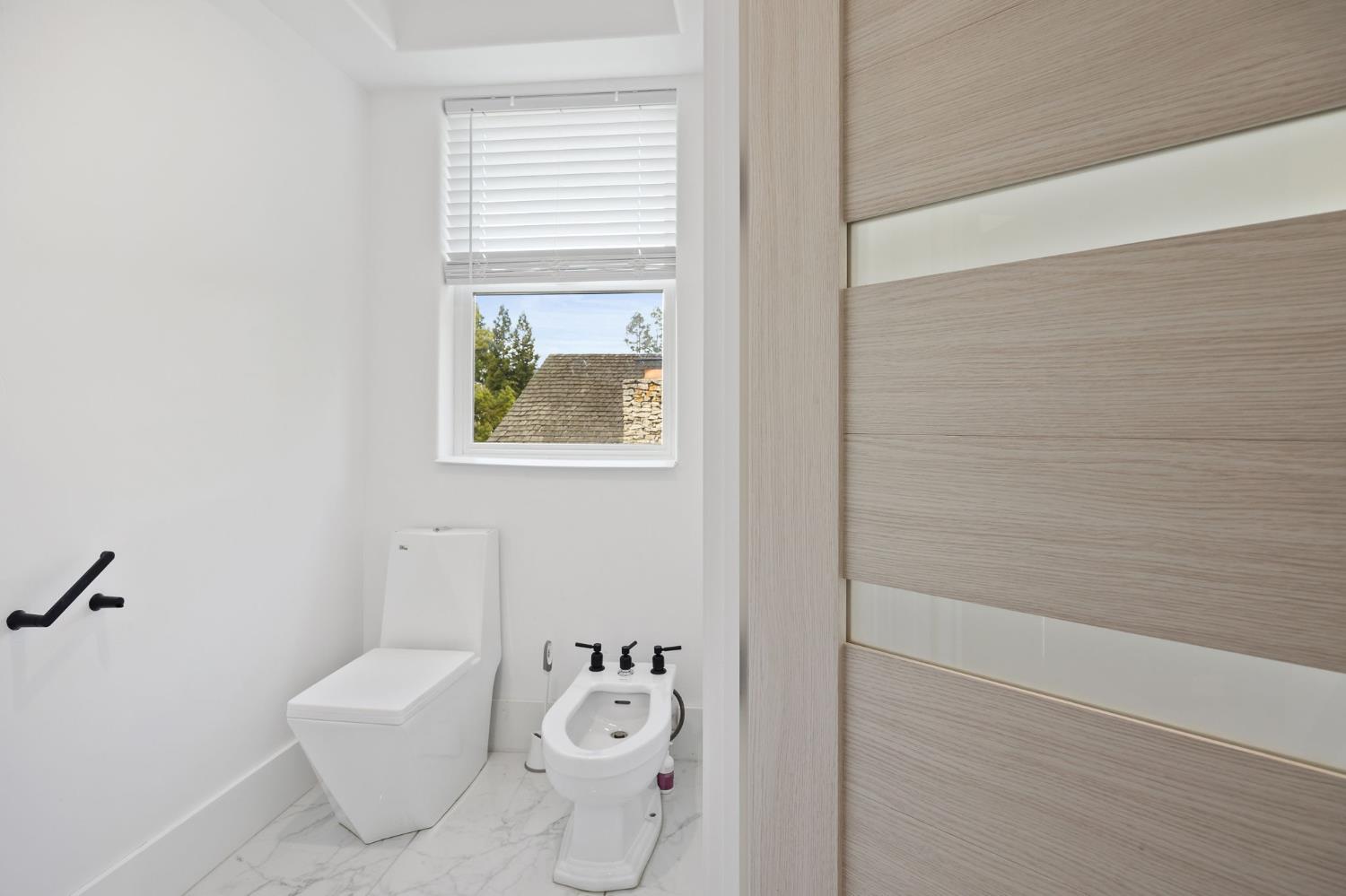 Detail Gallery Image 61 of 93 For 9425 S Wales Way, Elk Grove,  CA 95758 - 5 Beds | 5/1 Baths