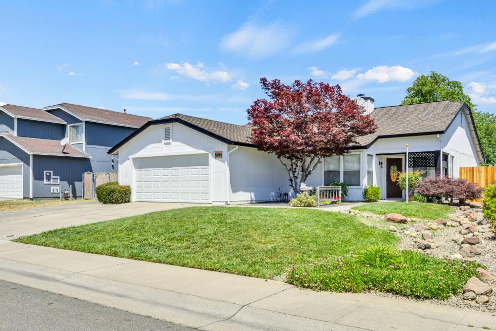 Detail Gallery Image 2 of 75 For 5984 Sawyer Cir, Sacramento,  CA 95823 - 3 Beds | 2 Baths