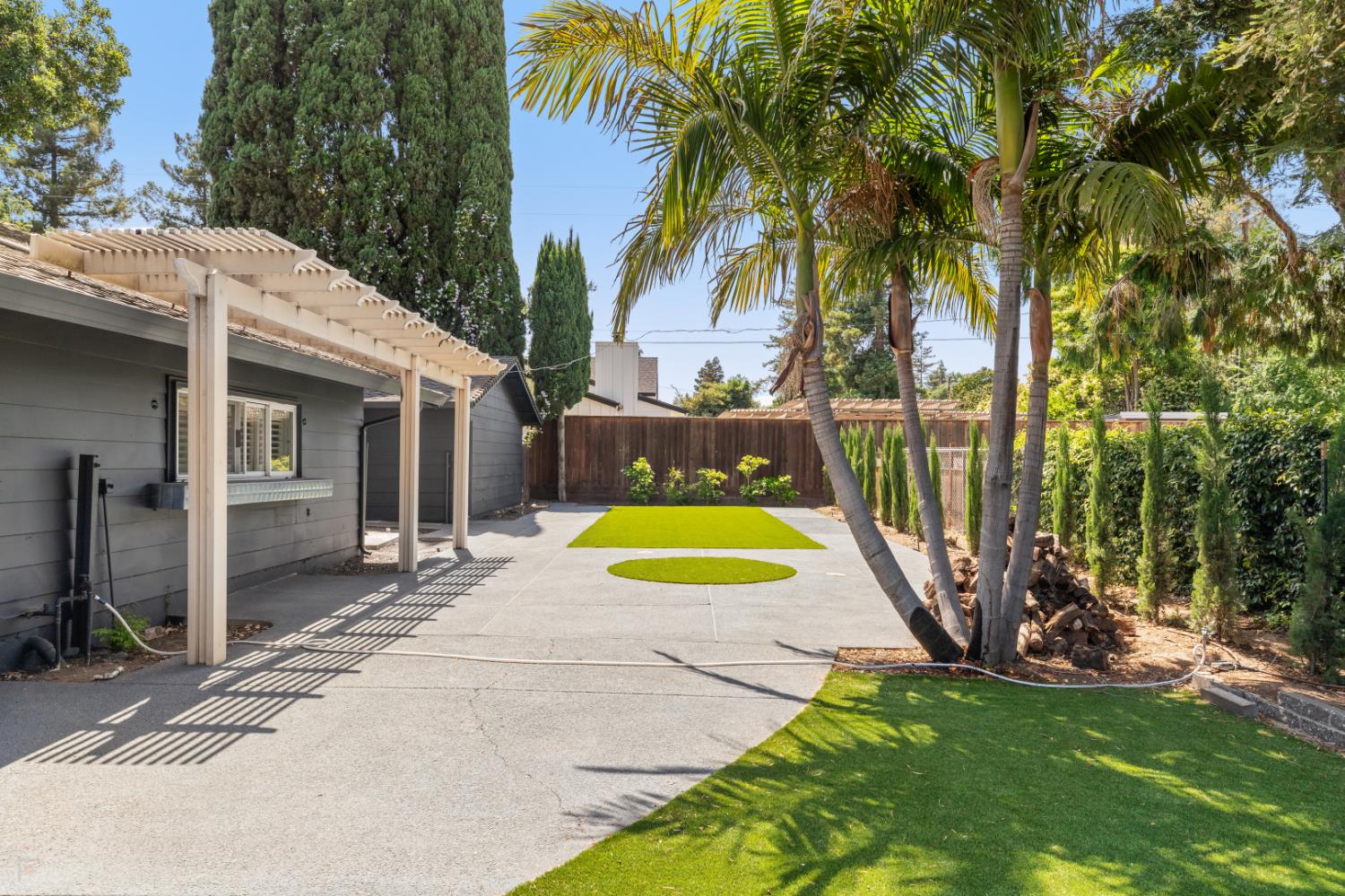 Detail Gallery Image 84 of 97 For 3221 Country Club Blvd, Stockton,  CA 95204 - 4 Beds | 3/1 Baths