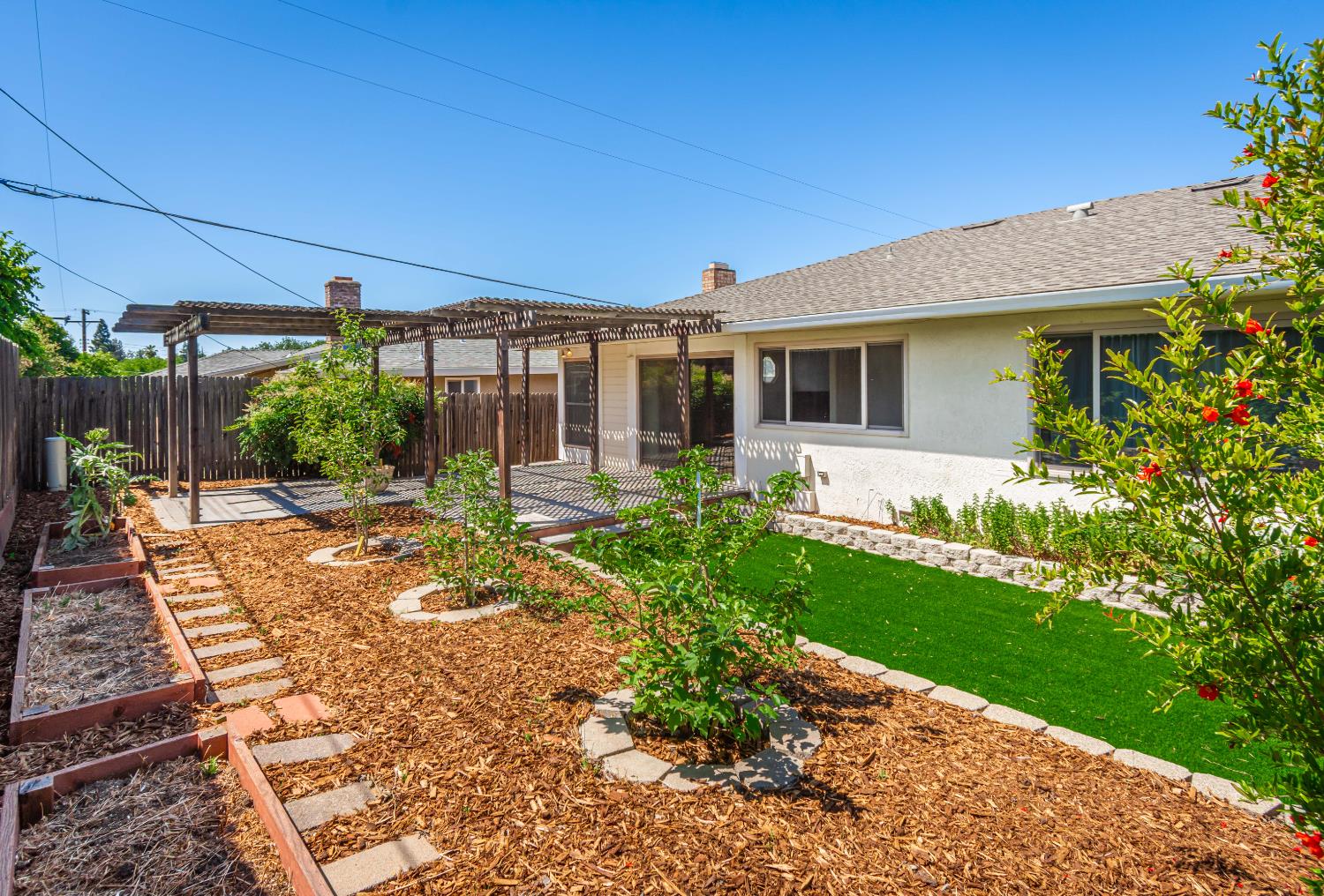 Detail Gallery Image 45 of 65 For 5612 Jolly Ct, Fair Oaks,  CA 95628 - 3 Beds | 2 Baths