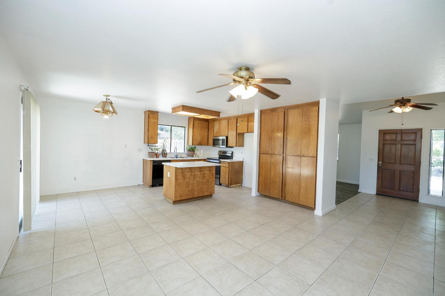 Detail Gallery Image 8 of 34 For 2609 Finlandia Ave, Modesto,  CA 95358 - 3 Beds | 2 Baths