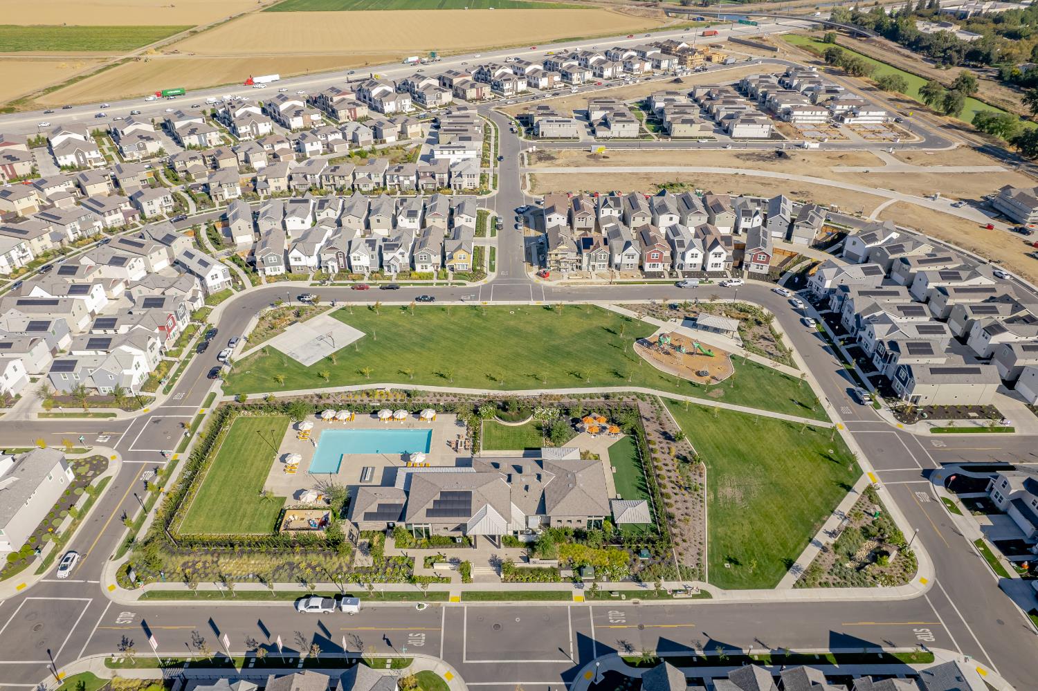 Detail Gallery Image 30 of 44 For 3074 Seaspray Walk, Sacramento,  CA 95833 - 3 Beds | 2/1 Baths