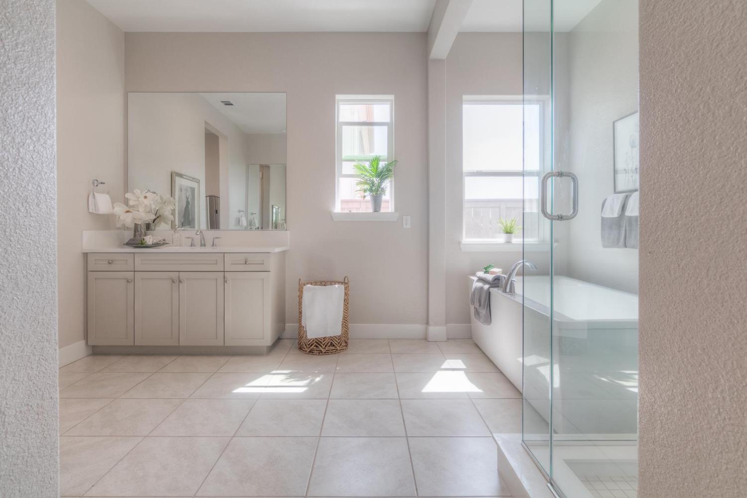 Detail Gallery Image 43 of 81 For 4009 Whitney Vista Ln, Rocklin,  CA 95677 - 4 Beds | 4/1 Baths