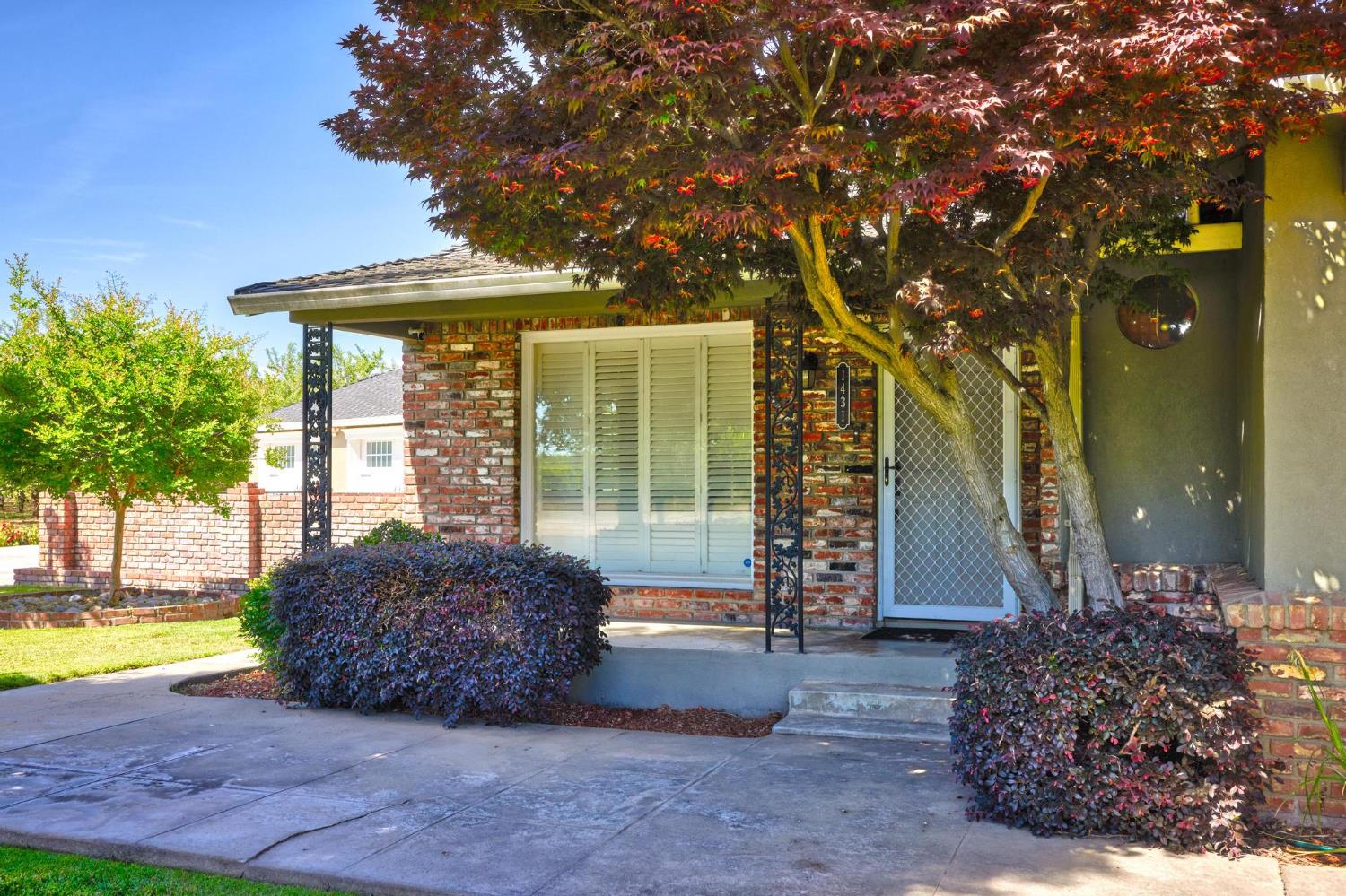 Detail Gallery Image 5 of 33 For 1431 Clark Rd, Modesto,  CA 95358 - 3 Beds | 2 Baths