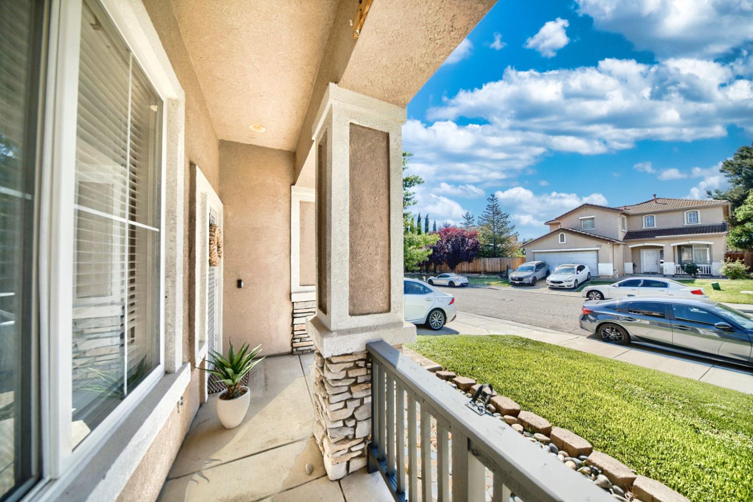 Detail Gallery Image 3 of 98 For 3227 Cathleen Ln, Tracy,  CA 95377 - 5 Beds | 3 Baths