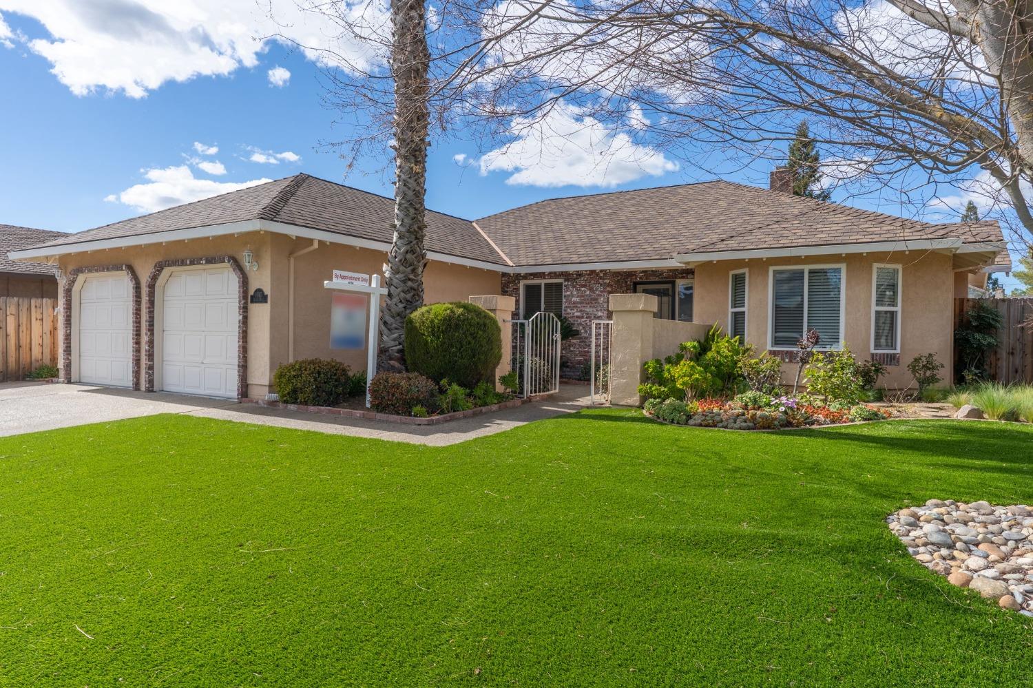 Detail Gallery Image 1 of 52 For 1047 Miwok Dr, Lodi,  CA 95240 - 3 Beds | 2 Baths