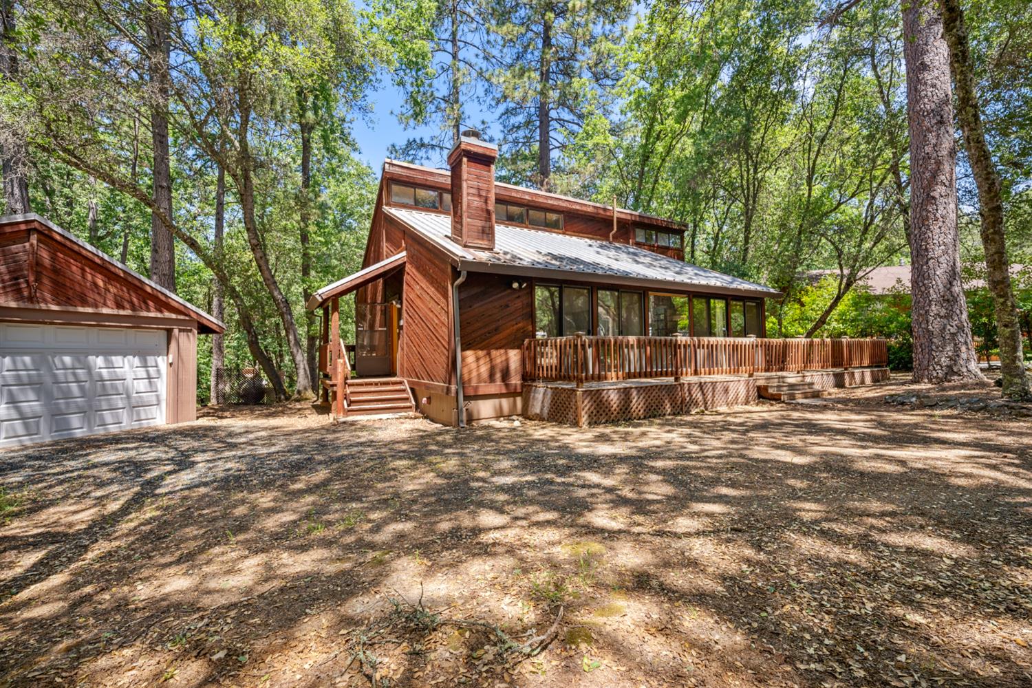 Detail Gallery Image 4 of 38 For 17836 Oriole Ct, Penn Valley,  CA 95946 - 2 Beds | 2 Baths