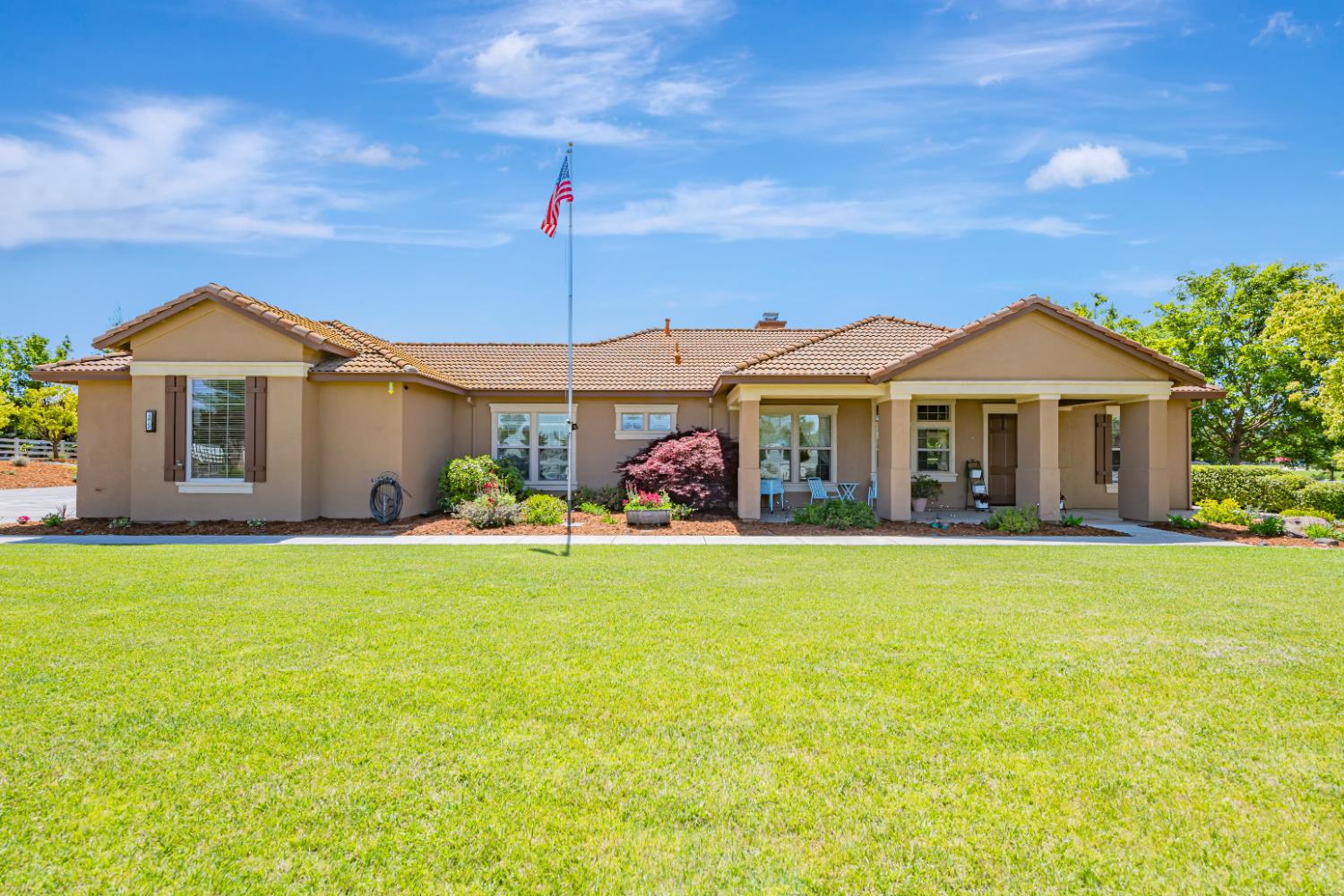 Detail Gallery Image 4 of 65 For 12760 Riding Trail Dr, Wilton,  CA 95693 - 3 Beds | 2 Baths