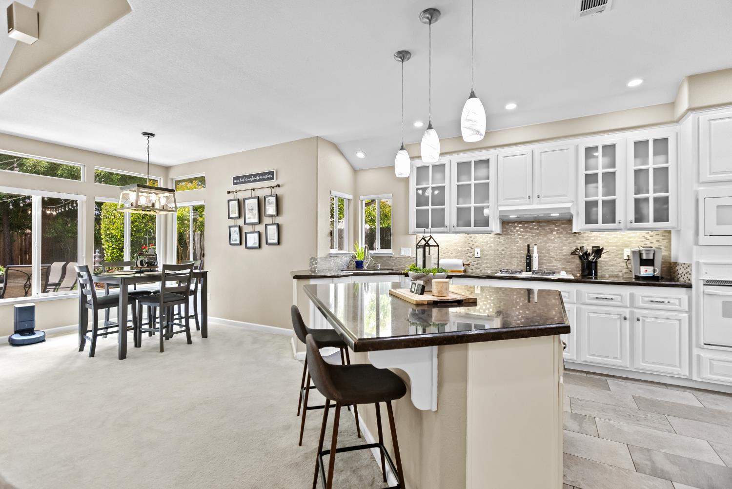 Detail Gallery Image 29 of 72 For 9180 Quail Cove Dr, Elk Grove,  CA 95624 - 5 Beds | 2/1 Baths