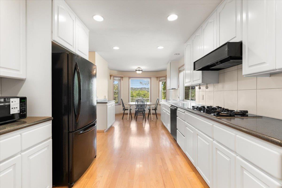 Detail Gallery Image 22 of 51 For 18610 Jayhawk Dr, Penn Valley,  CA 95946 - 4 Beds | 3 Baths