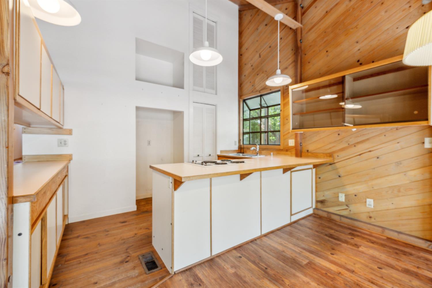 Detail Gallery Image 11 of 38 For 17836 Oriole Ct, Penn Valley,  CA 95946 - 2 Beds | 2 Baths