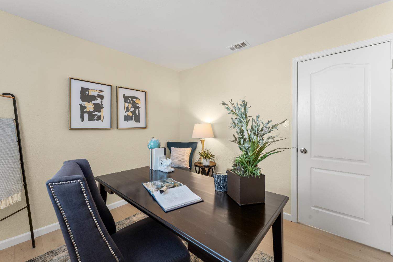 Detail Gallery Image 17 of 28 For 6112 Longfellow Way, Sacramento,  CA 95842 - 3 Beds | 1 Baths
