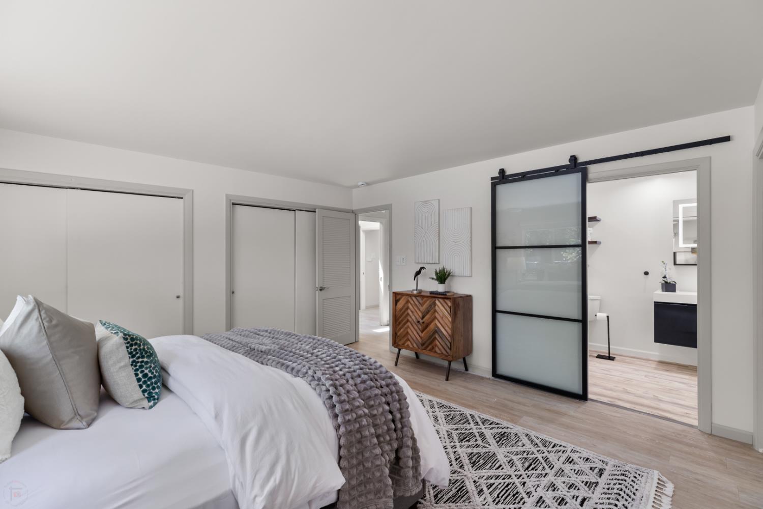 Detail Gallery Image 53 of 97 For 3221 Country Club Blvd, Stockton,  CA 95204 - 4 Beds | 3/1 Baths