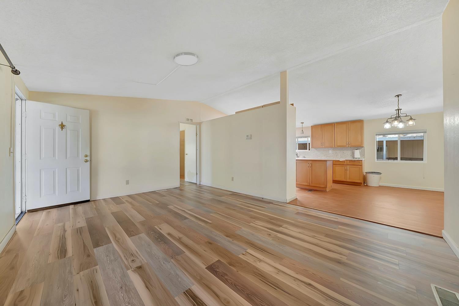Detail Gallery Image 5 of 58 For 5928 Oak Dr, Ione,  CA 95640 - 3 Beds | 2 Baths