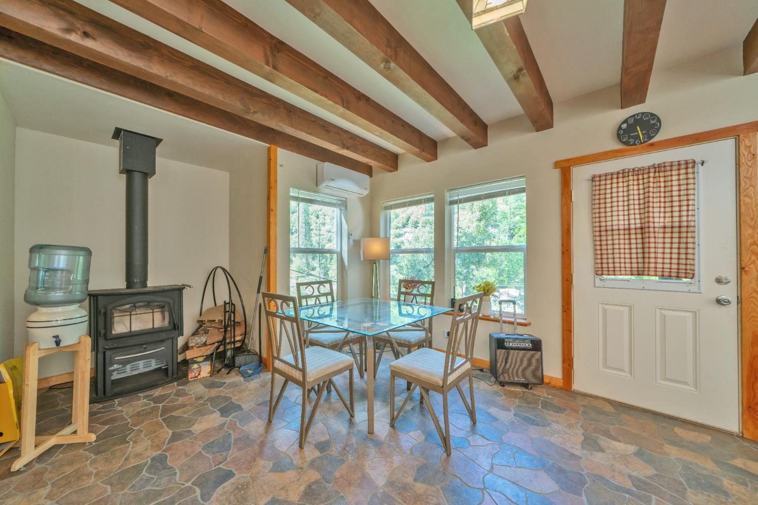 Detail Gallery Image 12 of 67 For 10870 Riverton Ln, Pollock Pines,  CA 95726 - 4 Beds | 2 Baths
