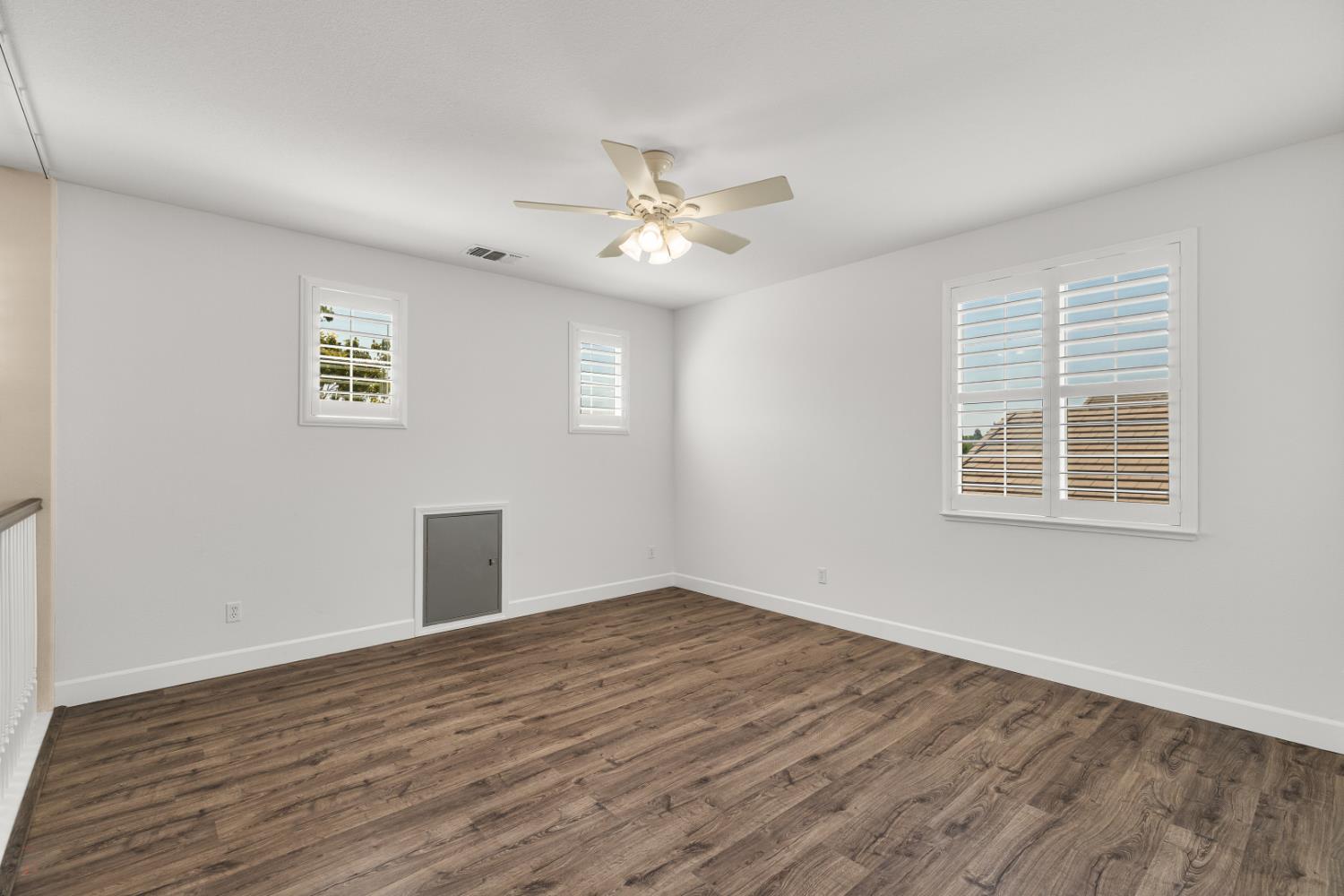 Detail Gallery Image 17 of 31 For 1689 Hometown Ln, Manteca,  CA 95337 - 3 Beds | 3 Baths