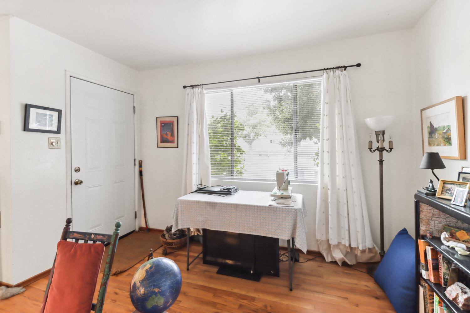 Detail Gallery Image 11 of 41 For 1702 Harian Way, Sacramento,  CA 95822 - – Beds | – Baths