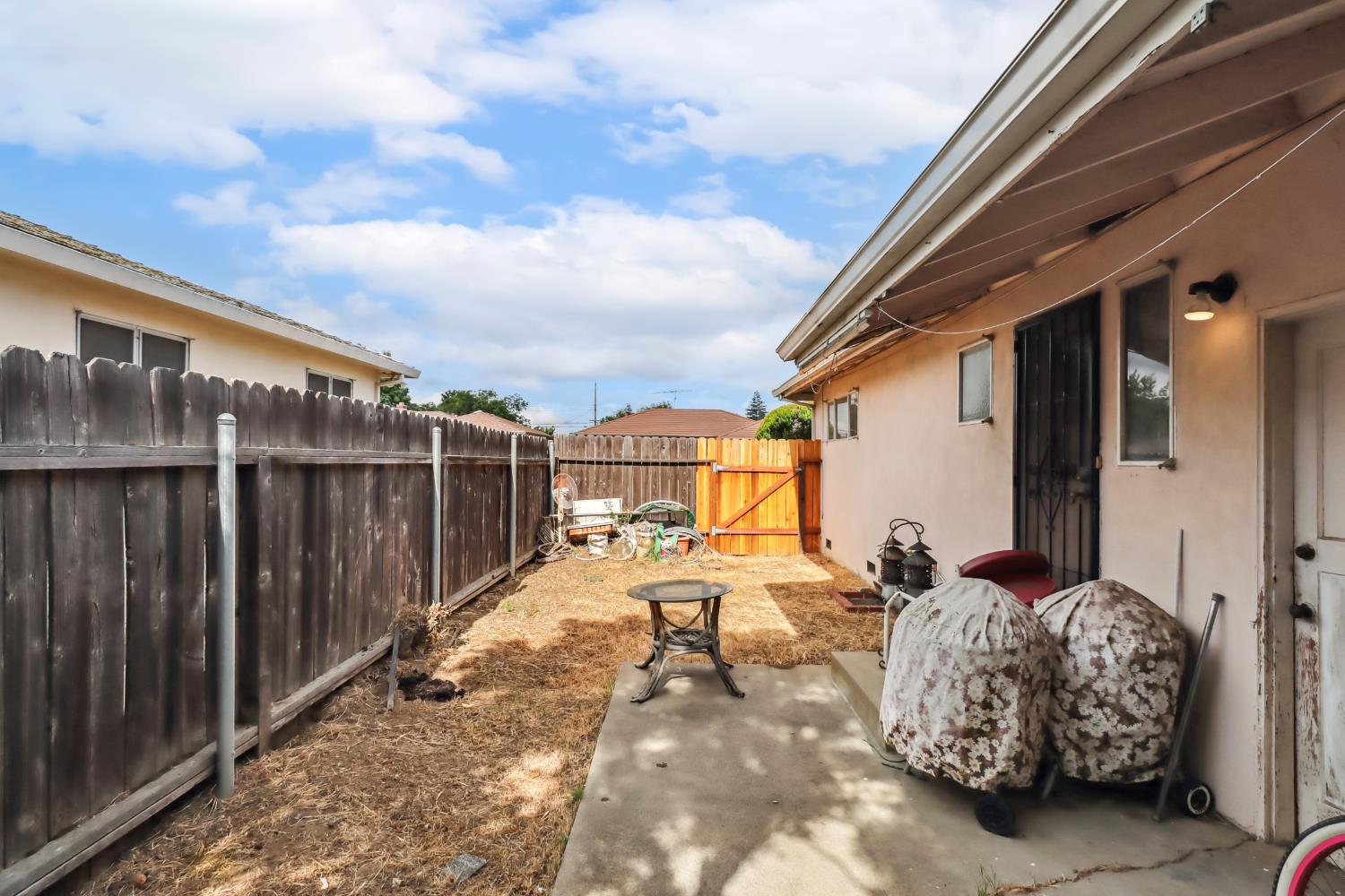Detail Gallery Image 33 of 41 For 1702 Harian Way, Sacramento,  CA 95822 - – Beds | – Baths