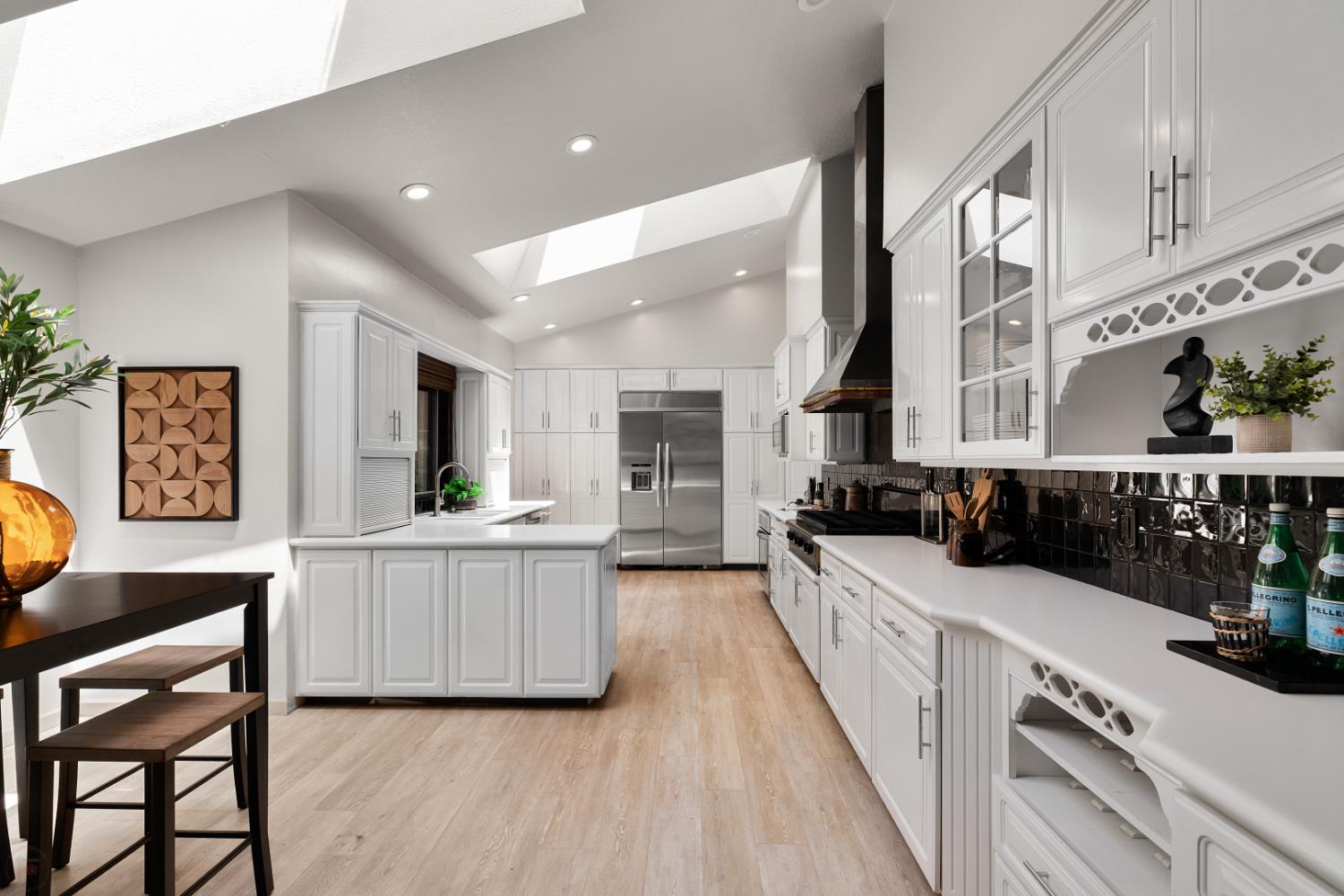 Detail Gallery Image 28 of 97 For 3221 Country Club Blvd, Stockton,  CA 95204 - 4 Beds | 3/1 Baths