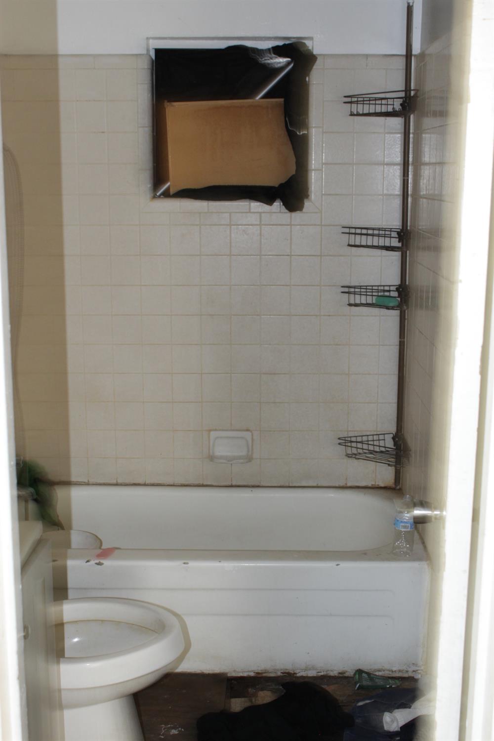 Detail Gallery Image 6 of 13 For 6617 California St, Winton,  CA 95388 - 3 Beds | 1 Baths