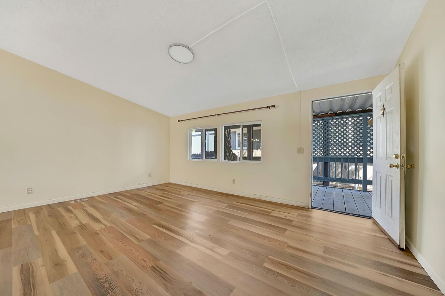 Detail Gallery Image 7 of 58 For 5928 Oak Dr, Ione,  CA 95640 - 3 Beds | 2 Baths