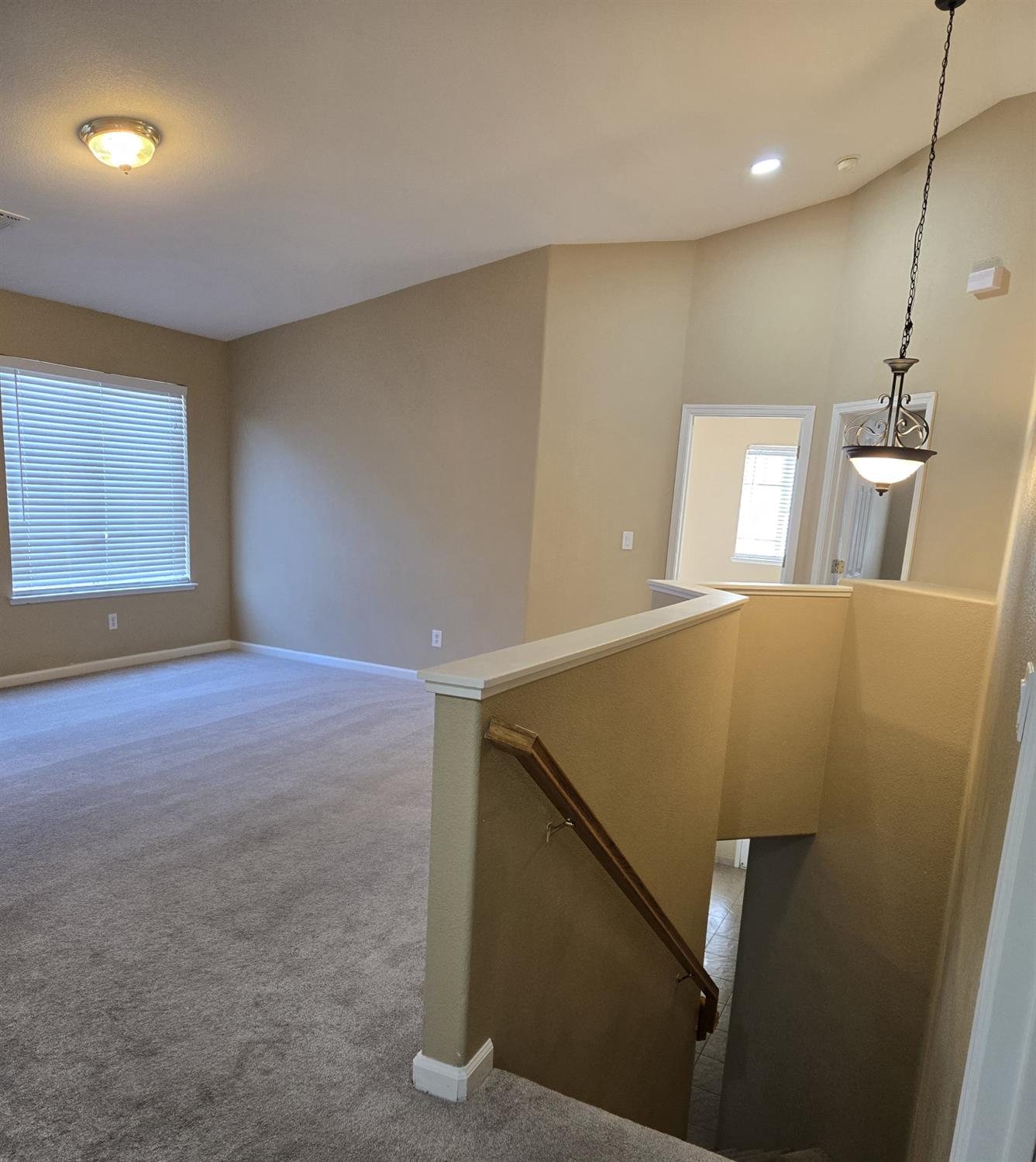Detail Gallery Image 10 of 18 For 12 Jackdaw Ct, Sacramento,  CA 95834 - 5 Beds | 2/1 Baths