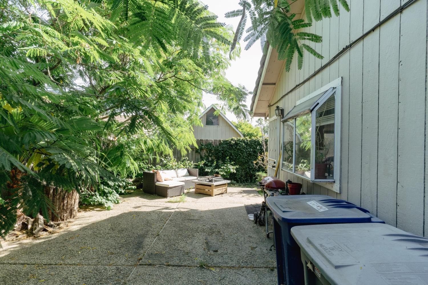 Detail Gallery Image 30 of 66 For 1070 E 23rd St, Merced,  CA 95340 - 3 Beds | 2 Baths