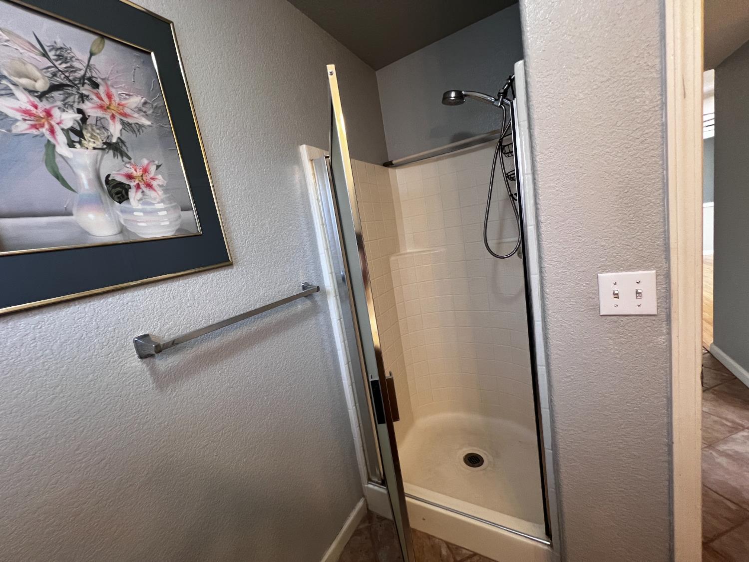 Detail Gallery Image 16 of 65 For 4309 Hazelnut Dr, Modesto,  CA 95356 - 5 Beds | 3 Baths