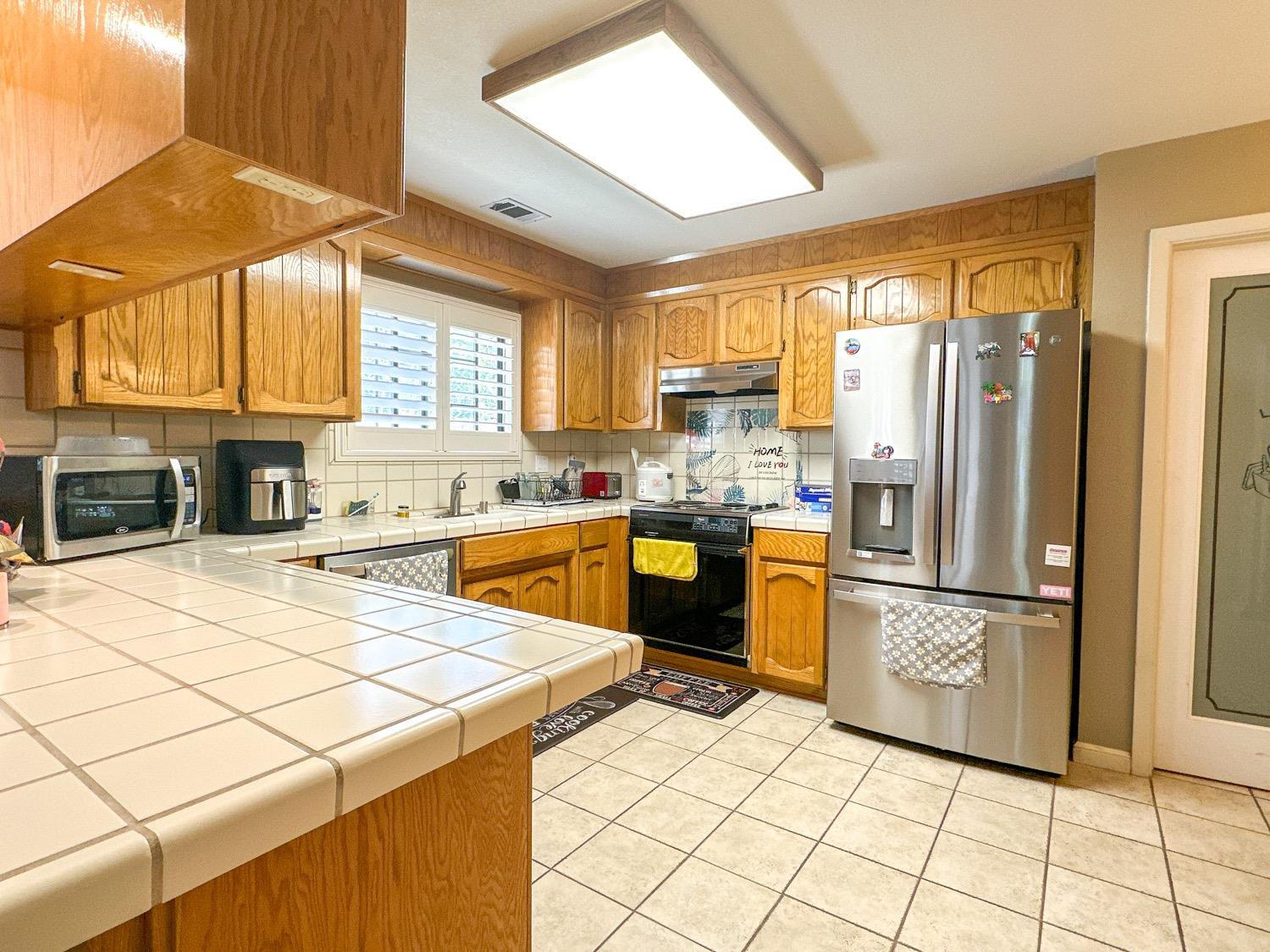 Detail Gallery Image 7 of 23 For 3157 Wagner Heights Rd, Stockton,  CA 95209 - 3 Beds | 2 Baths