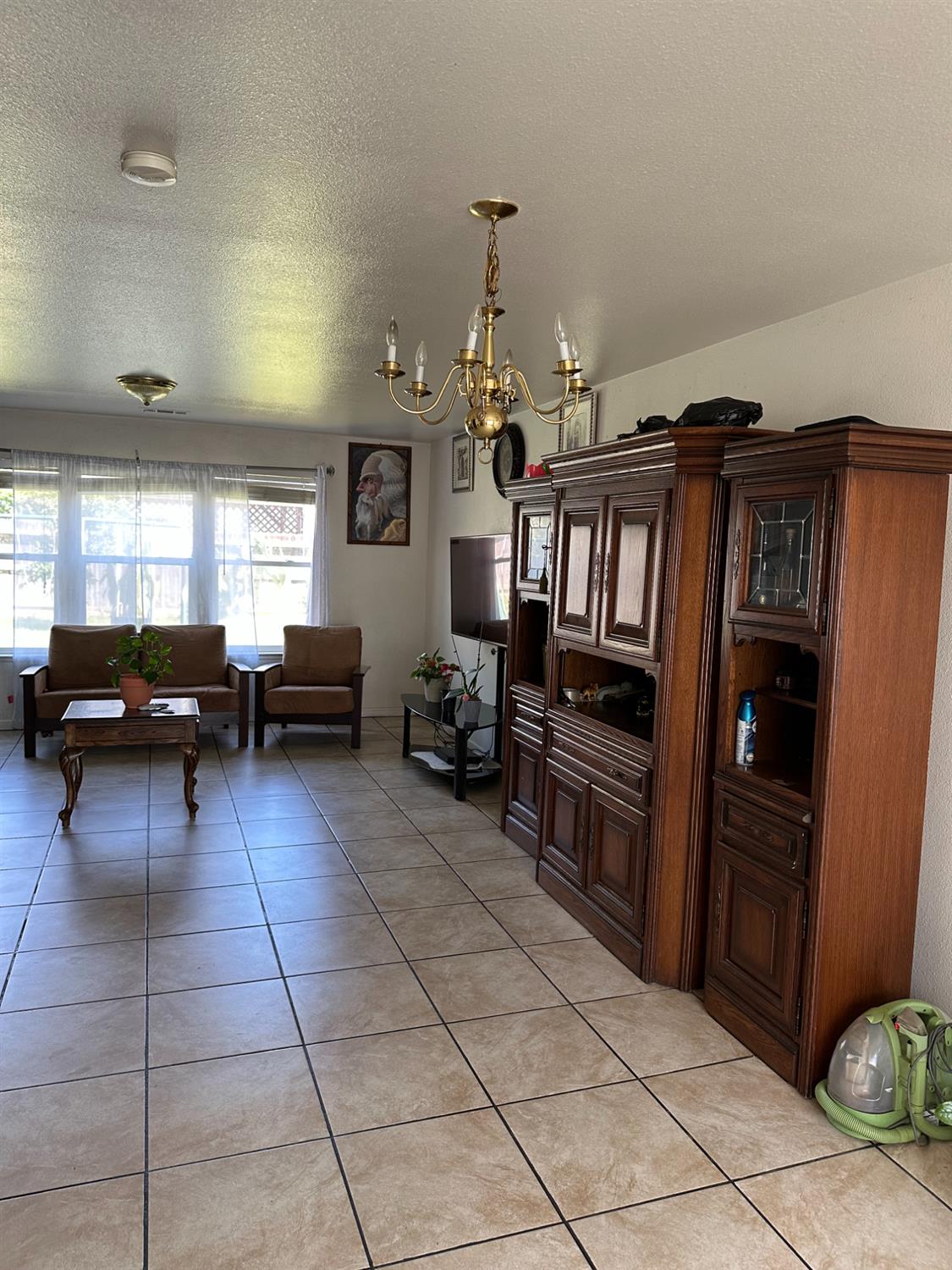 Detail Gallery Image 10 of 45 For 336 Pyramid Ave, Merced,  CA 95341 - 4 Beds | 2/1 Baths