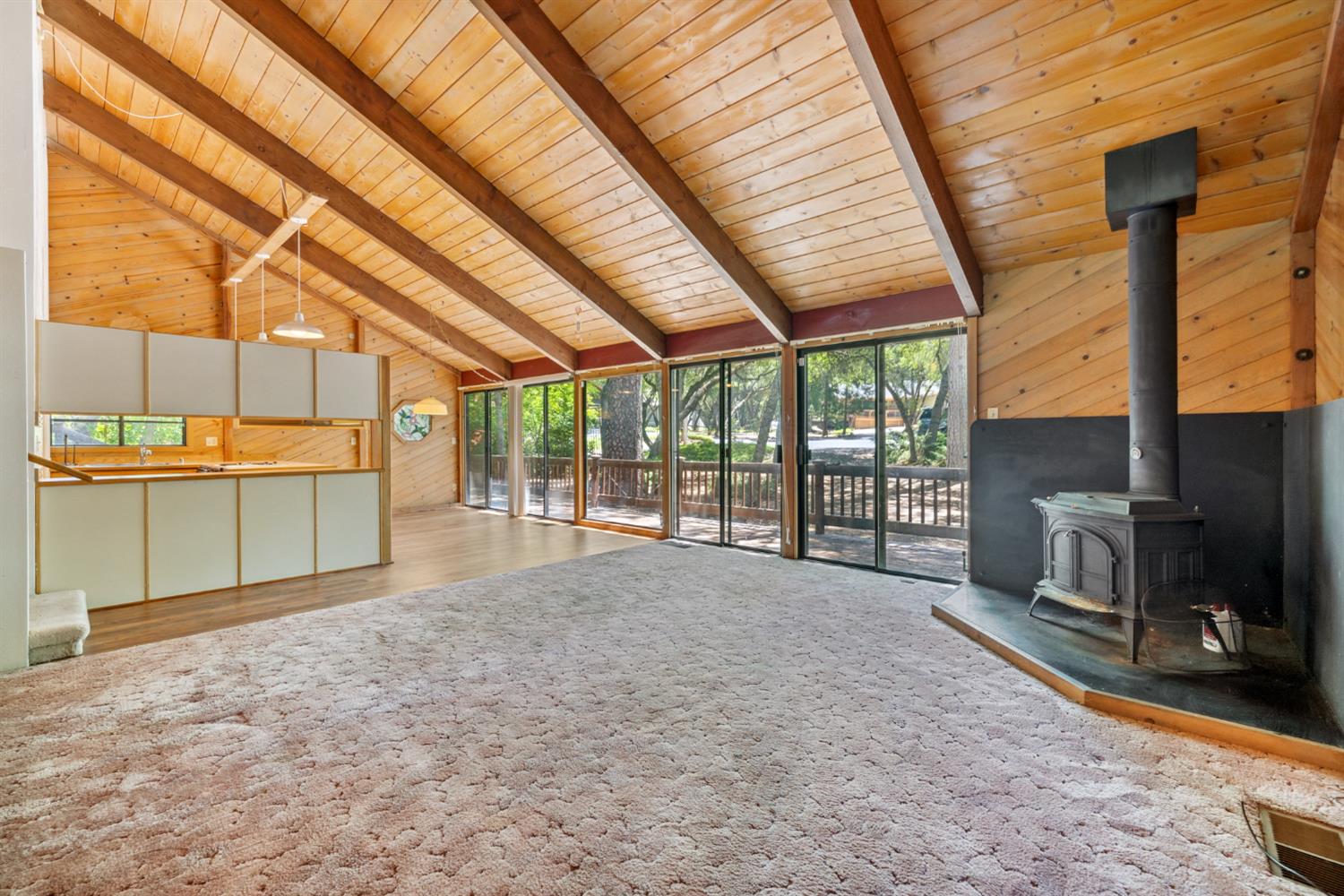 Detail Gallery Image 5 of 38 For 17836 Oriole Ct, Penn Valley,  CA 95946 - 2 Beds | 2 Baths
