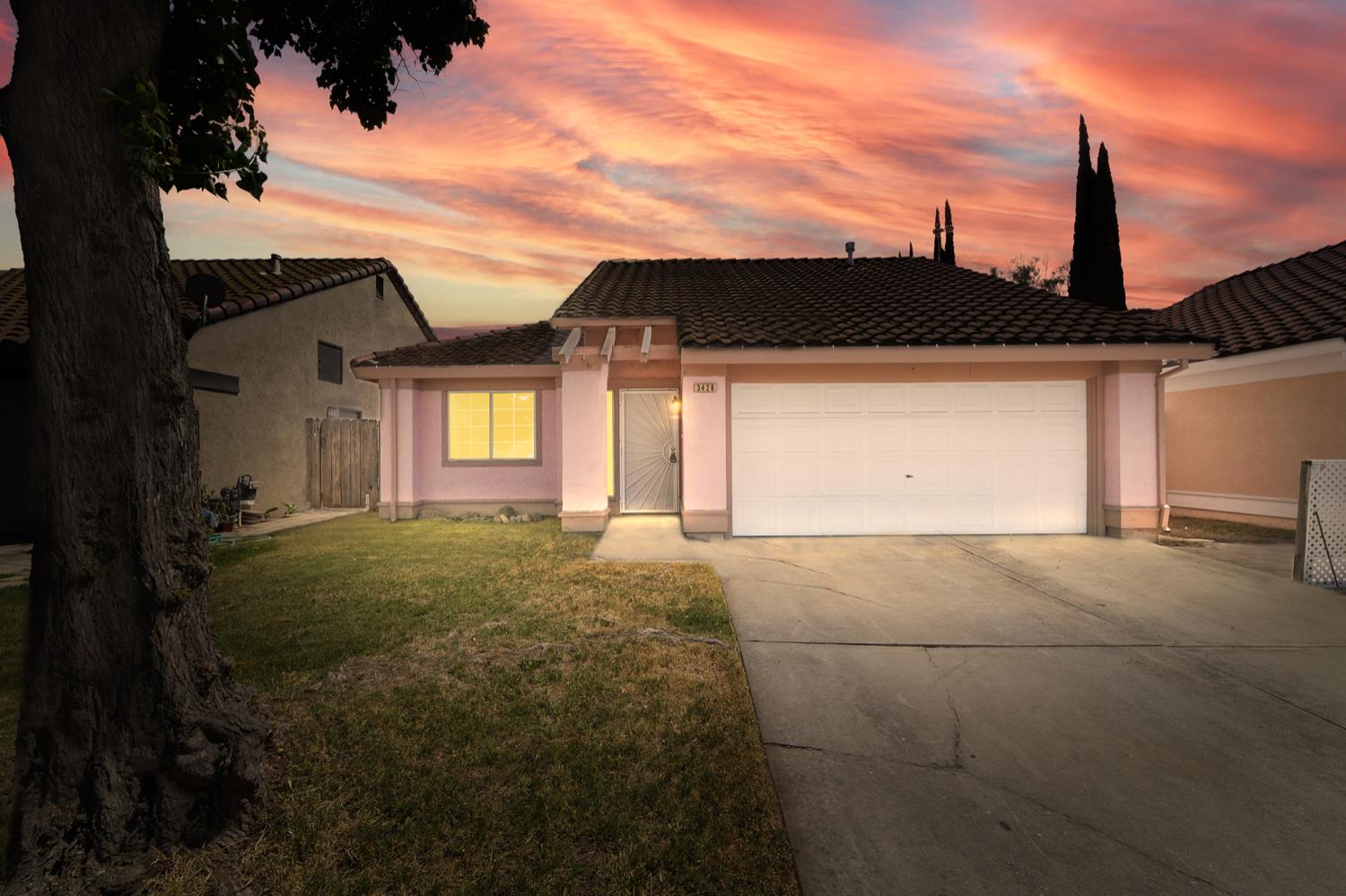 Detail Gallery Image 1 of 34 For 3428 Waynesboro Dr, Ceres,  CA 95307 - 3 Beds | 2 Baths