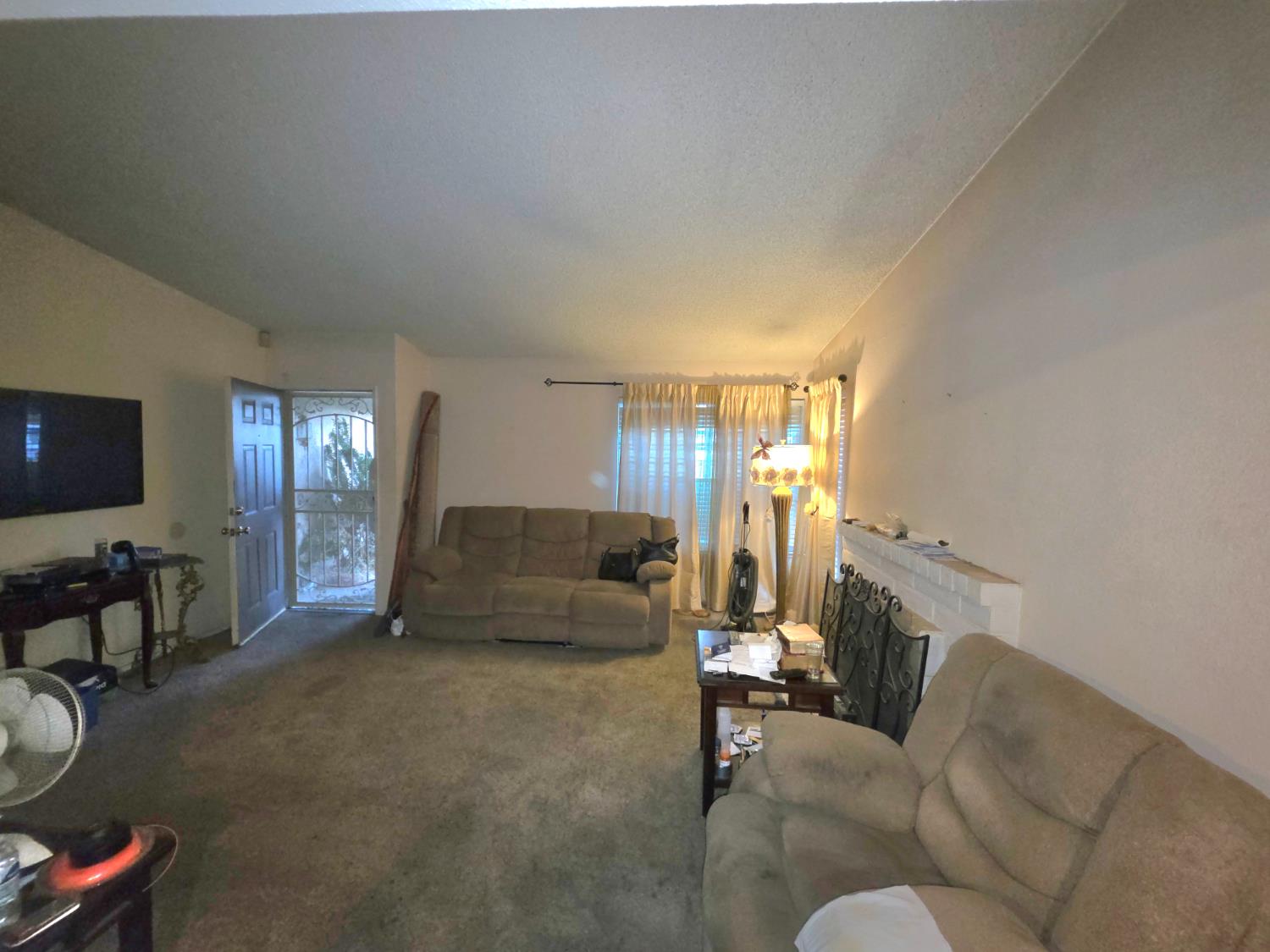 Detail Gallery Image 5 of 12 For 1855 Crossmill Way, Sacramento,  CA 95833 - 2 Beds | 2 Baths