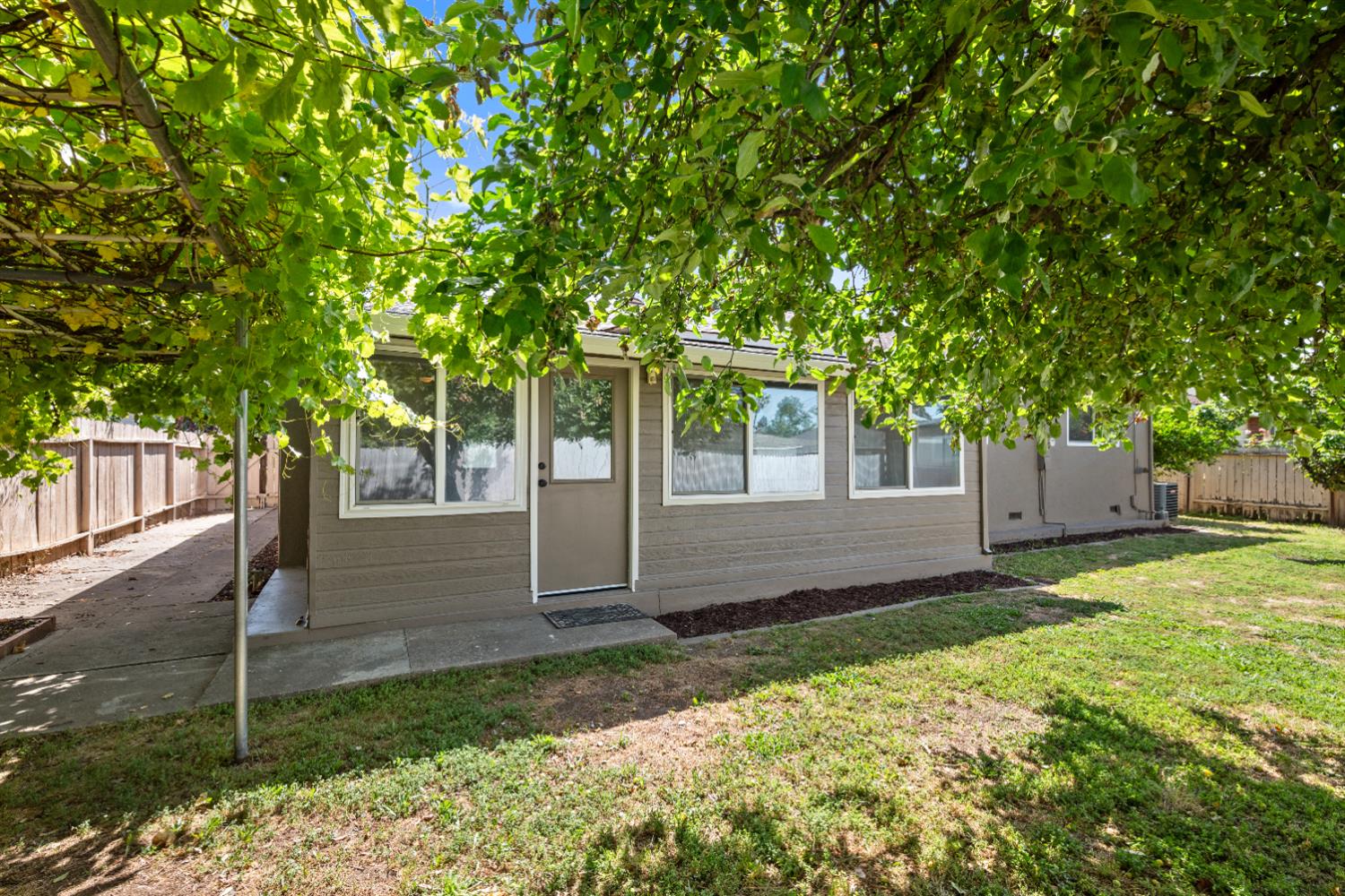 Benny Way, Rancho Cordova, California image 35