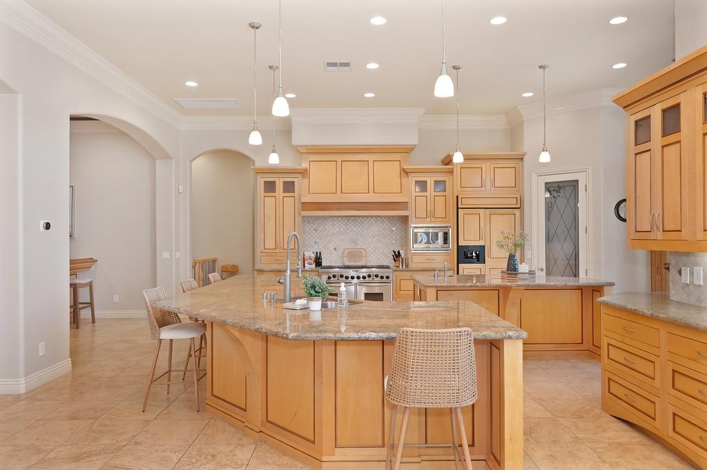 Detail Gallery Image 12 of 58 For 3711 Stone Temple Ct, Rocklin,  CA 95765 - 5 Beds | 4/1 Baths
